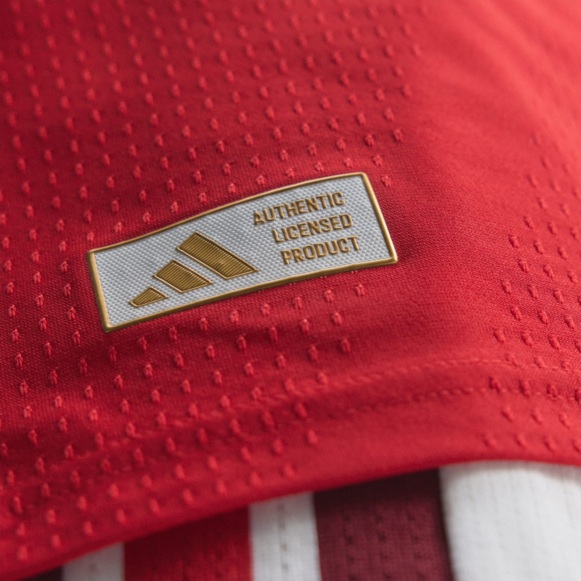 🔴⚪融合酋長球場建築美學 Adidas Arsenal 阿仙奴 2026-27 主場 Authentic 球員版球衣 (可加印字章) JZ3165