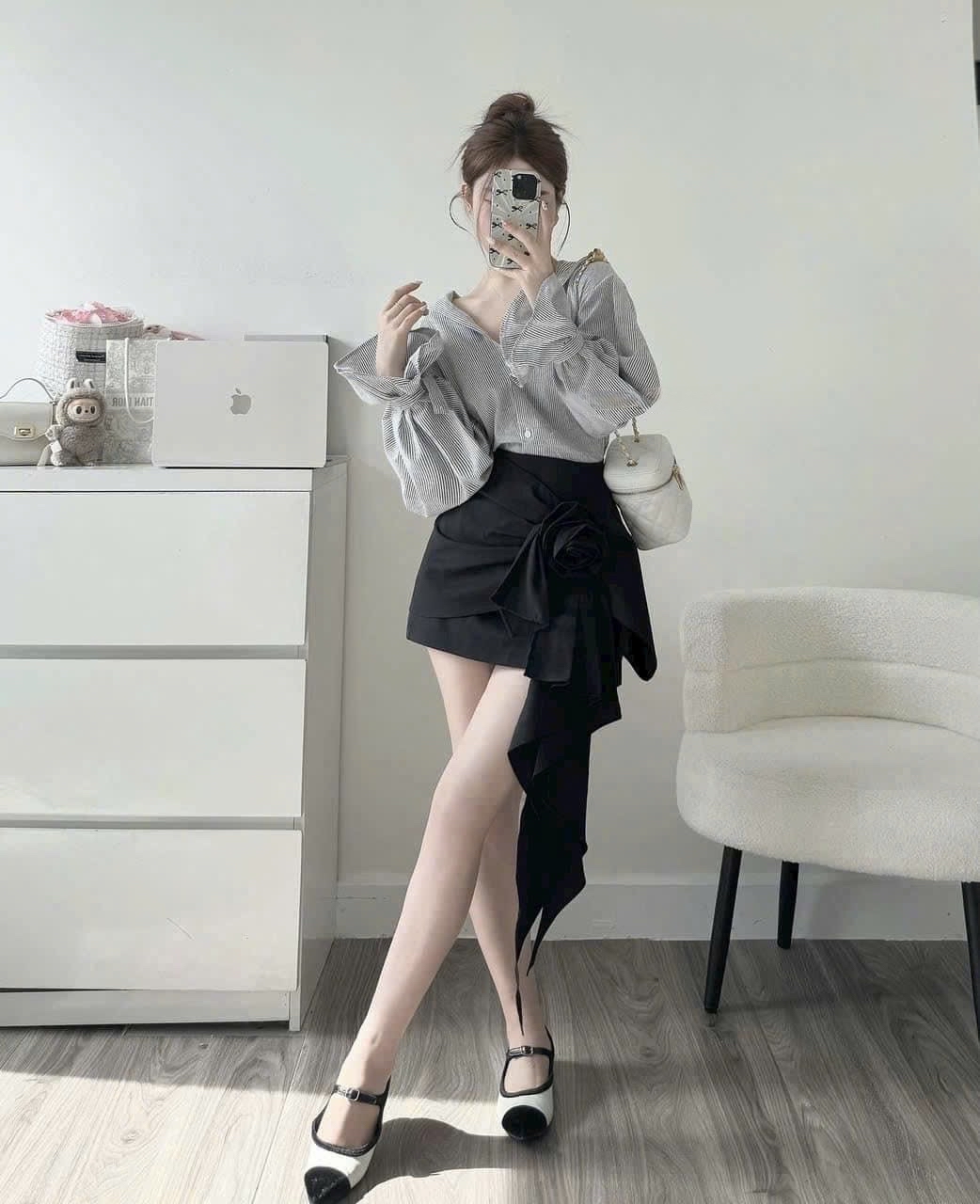 条纹衬衫搭配高腰裤裙两件套