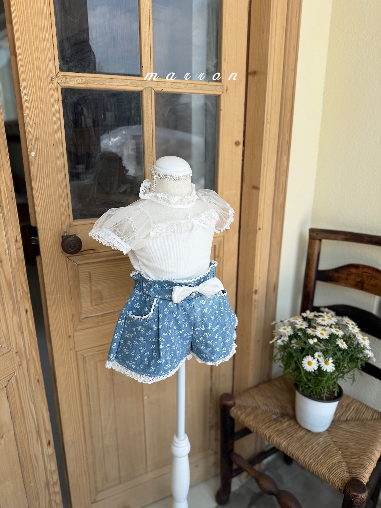 ☀️預訂 韓國直送☀️🇰🇷Marron花卉蕾絲花邊牛仔短褲