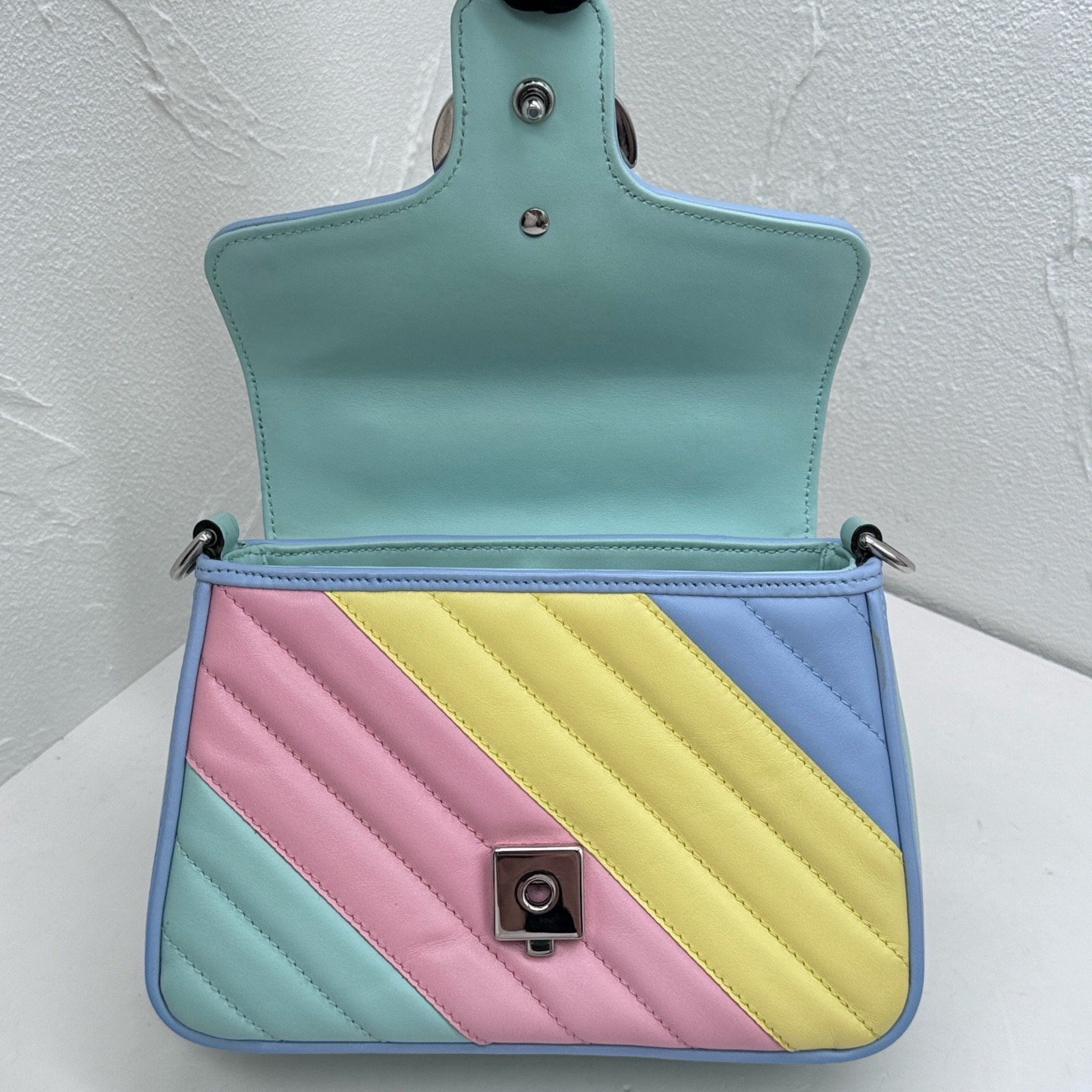 Pre-Owned Gucci GG Marmont Multicolored Quilted Leather Mini Top Handle Bag / Product Code: 26041928