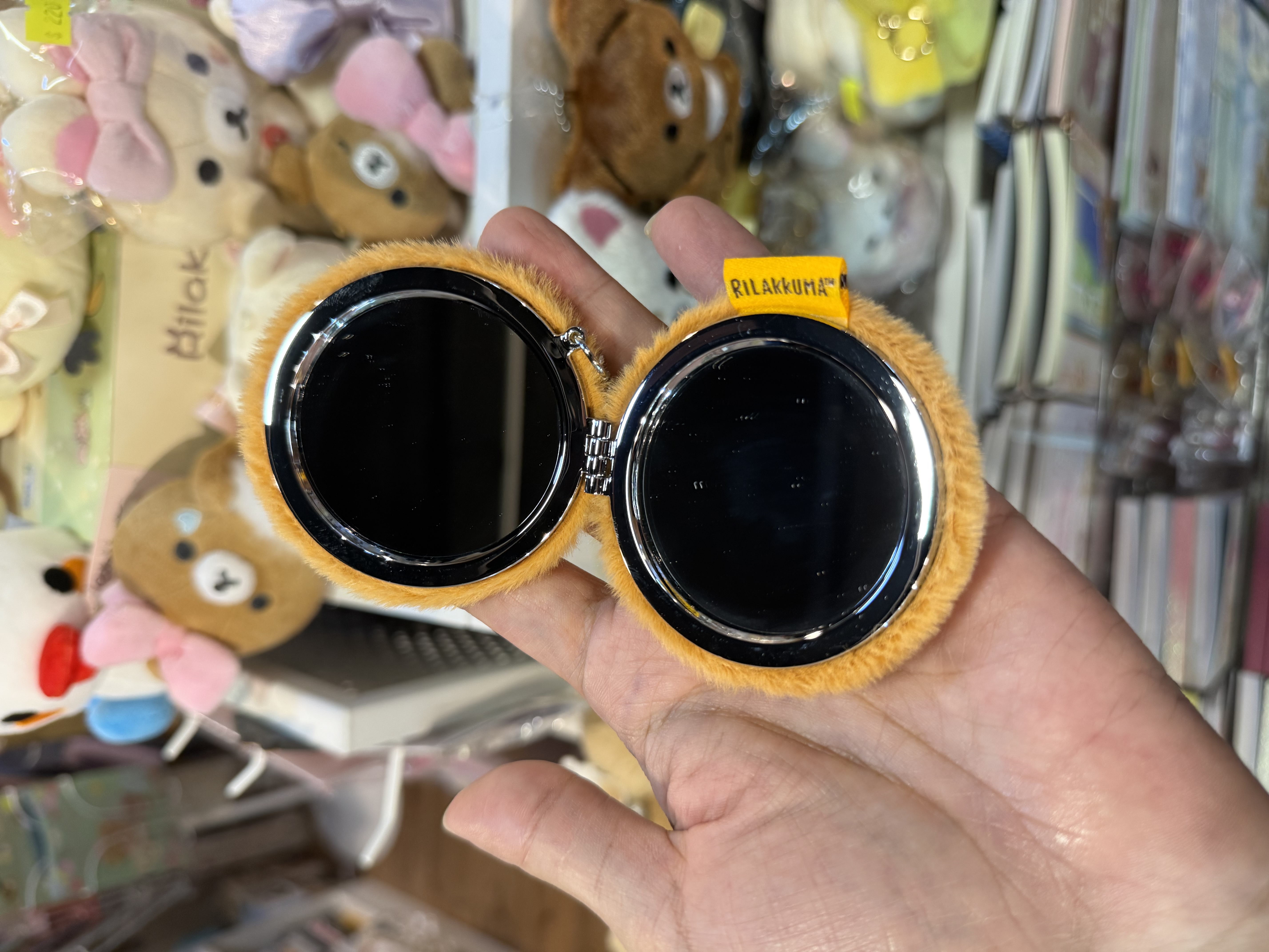 《現貨》全新Rilakkuma 毛毛圓型鏡仔掛飾