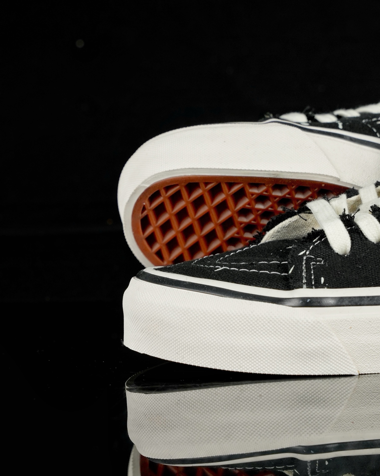 Vans x Invincible Sk8-Mid Reissue