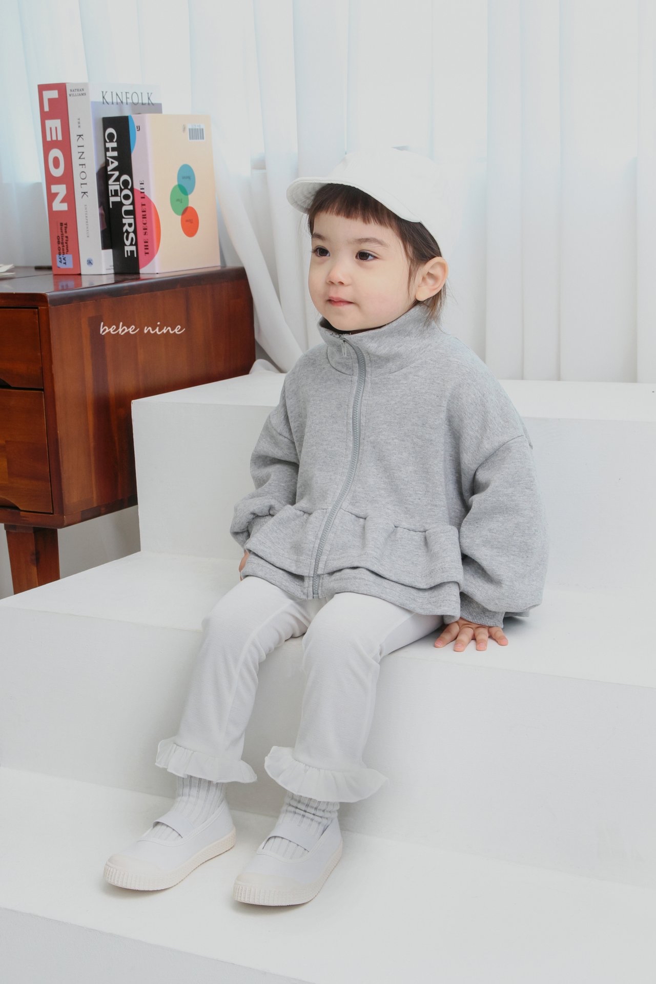 🌸預訂 韓國直送🌸🇰🇷Bebenine兩色時尚荷葉邊緊身褲