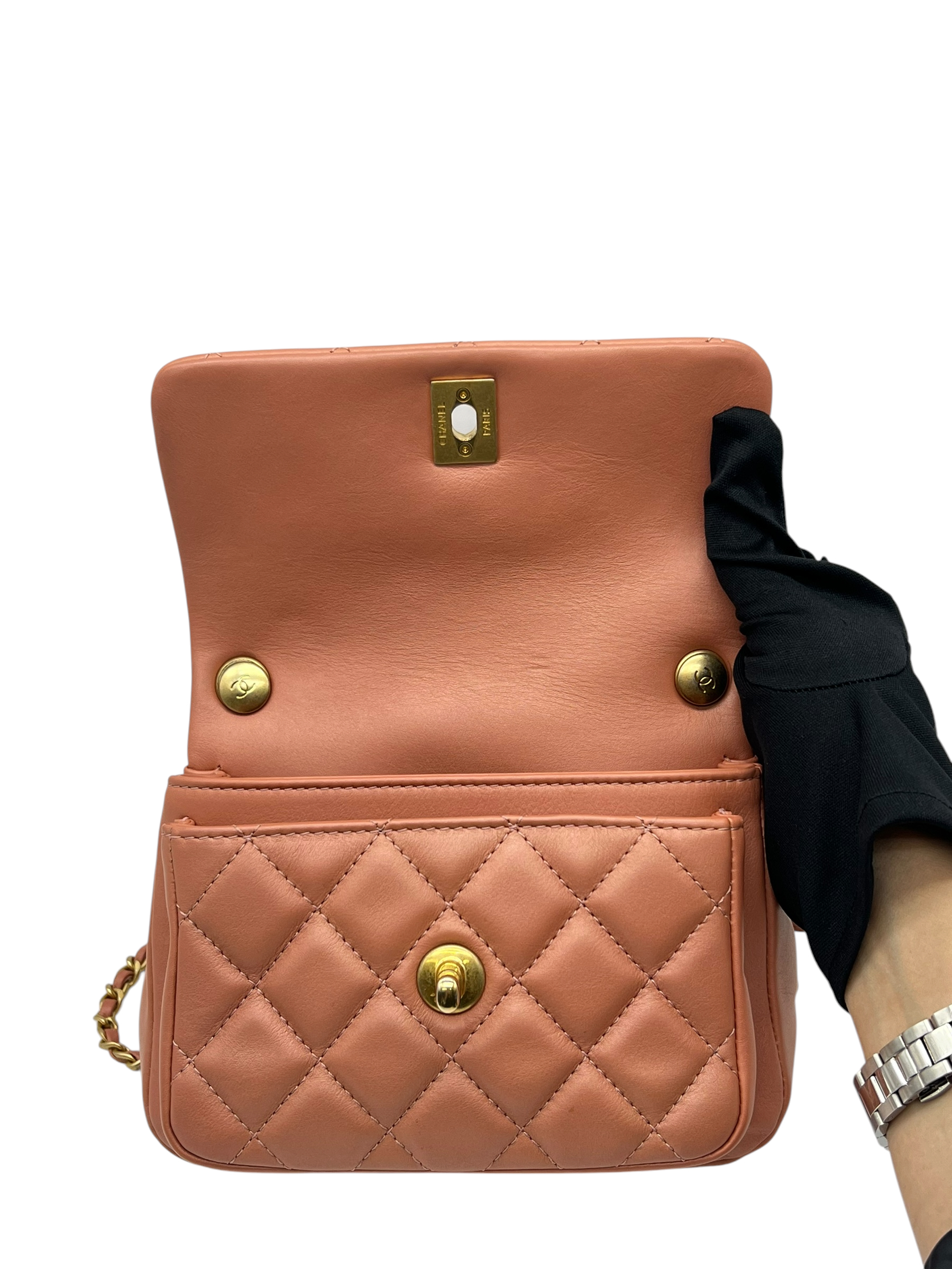 Pre-Owned CHANEL Flap Bag / Product Code: 26052806