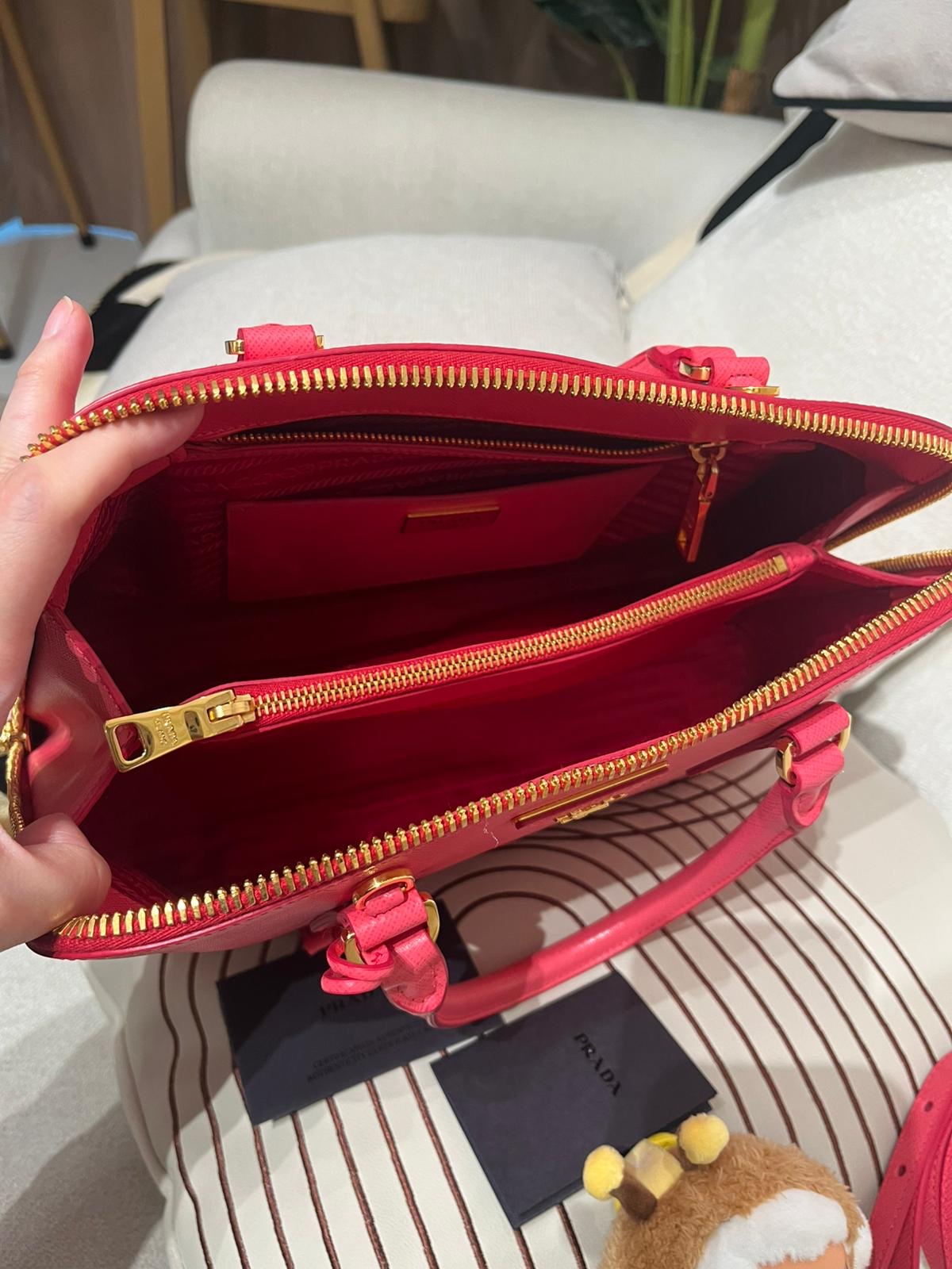 Prada 2Way Bag 十字紋牛皮 100%Authentic, 98%New✅證書✅dust bag