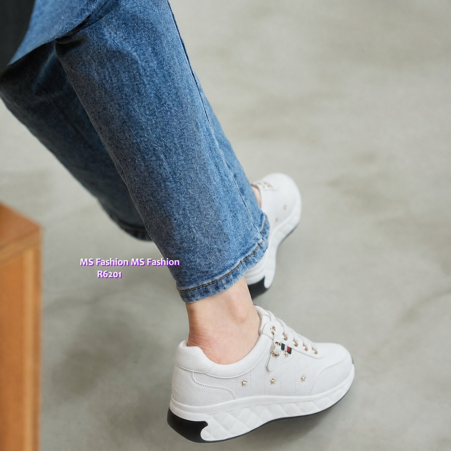 R6201 韓國🇰🇷星星飾扣sneakers