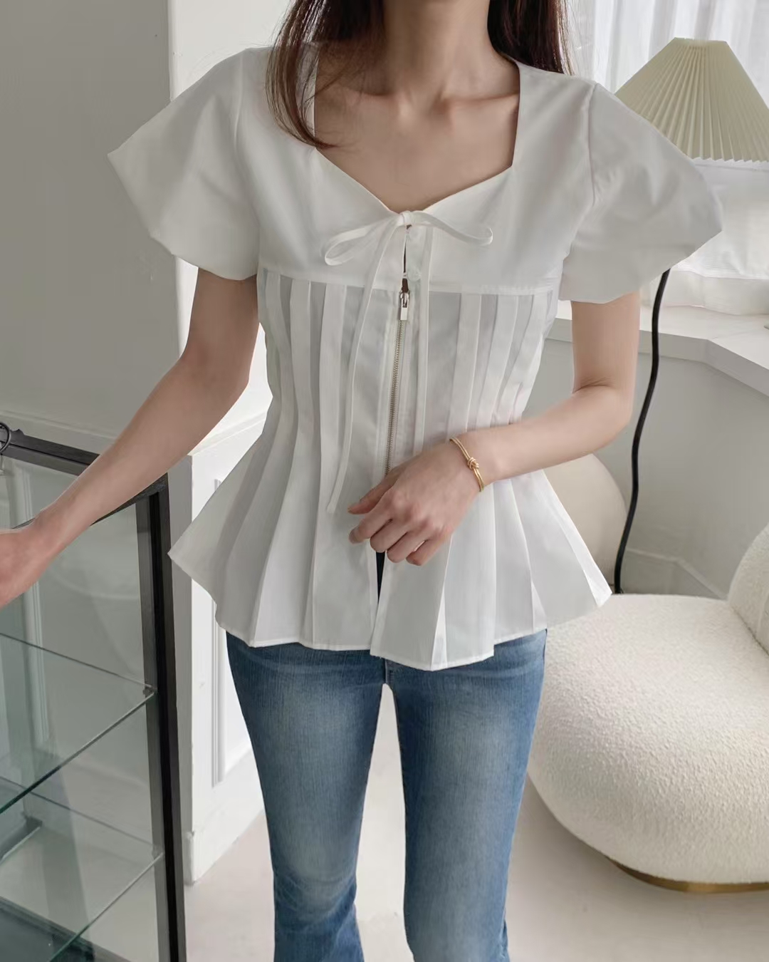 Pleated Peplum Top with Bow Tie and Front Zipper ‖ 蝴蝶结V领拉链压褶收腰上衣 KR01139204