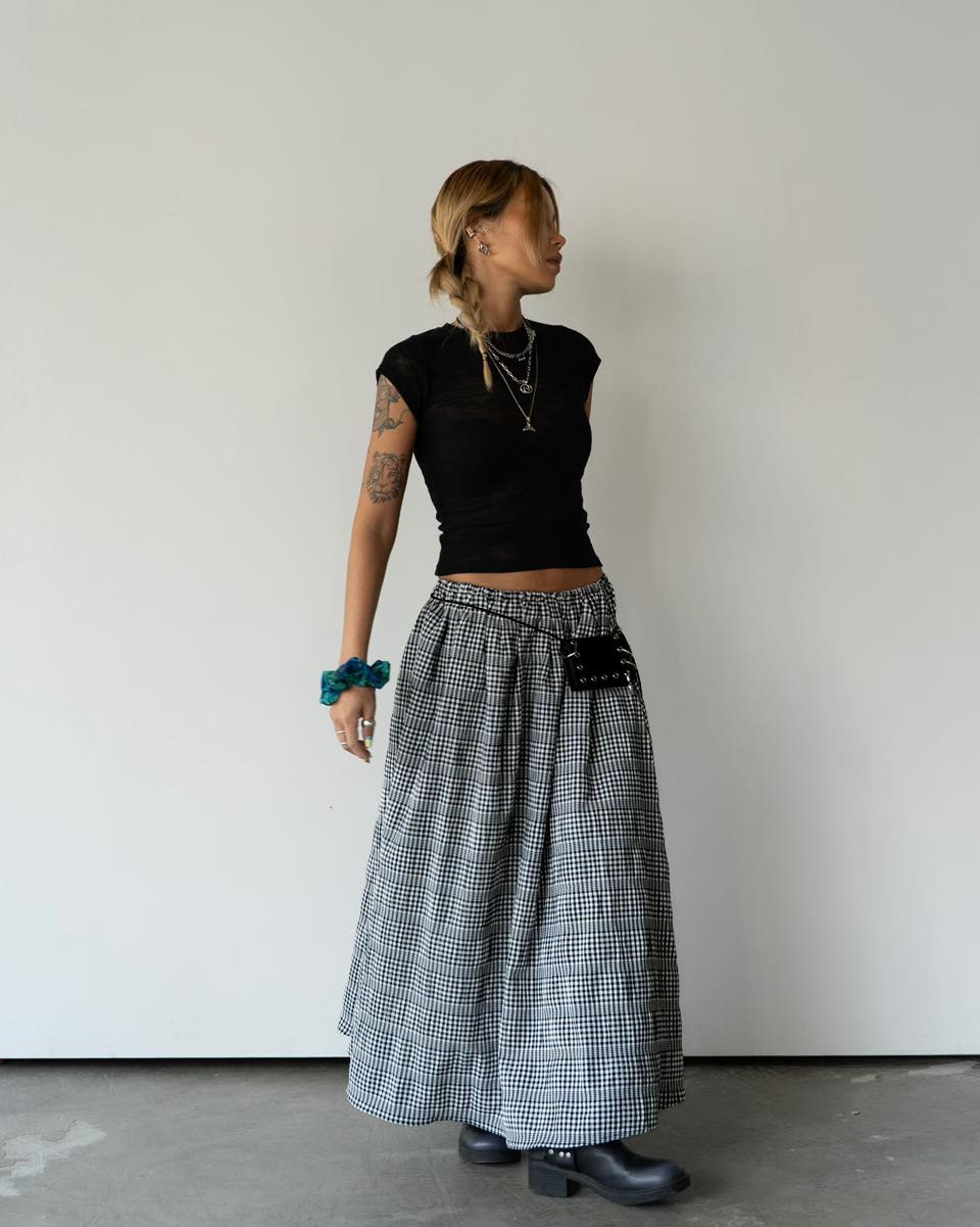 暗格紋大下擺半腰裙