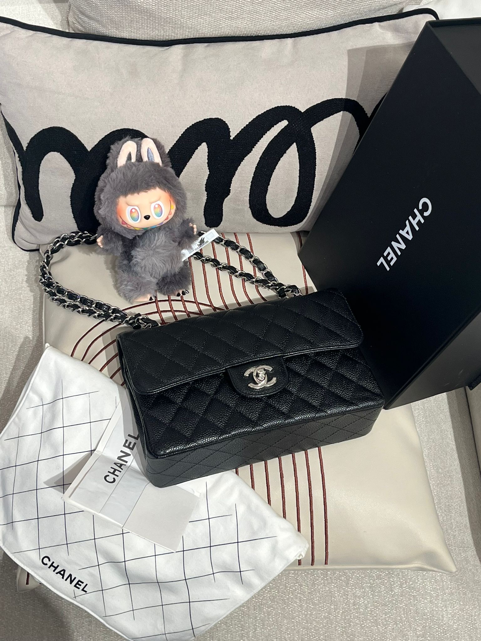 CHANEL classic flap small 23cm A01113 CF23 黑色魚子醬牛皮銀扣,100%Authentic,99%new  ✅ 香港專門店收據✅晶片✅塵袋✅box  