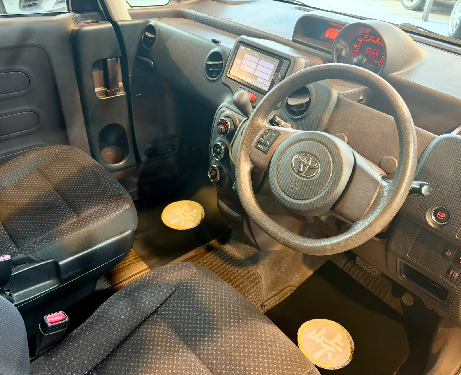 Toyota SPADE 1.5 2012