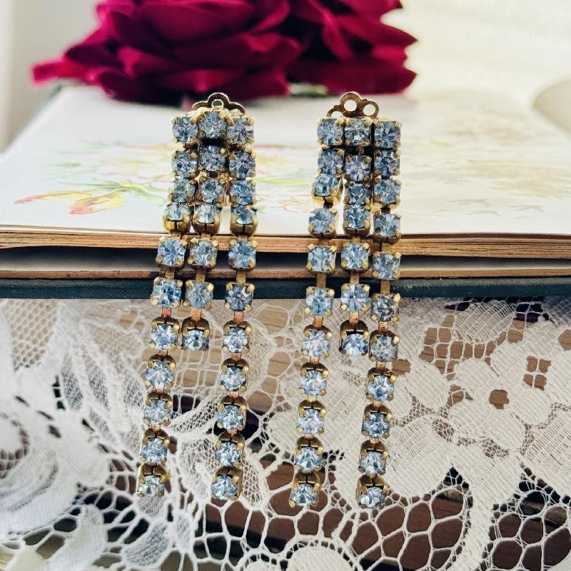 Vintage C.a. 1950-70s American Powder Blue Sparkling Crystal Waterfall Tassel Long Clip Earrings / Cocktail Earrings (MT1795)