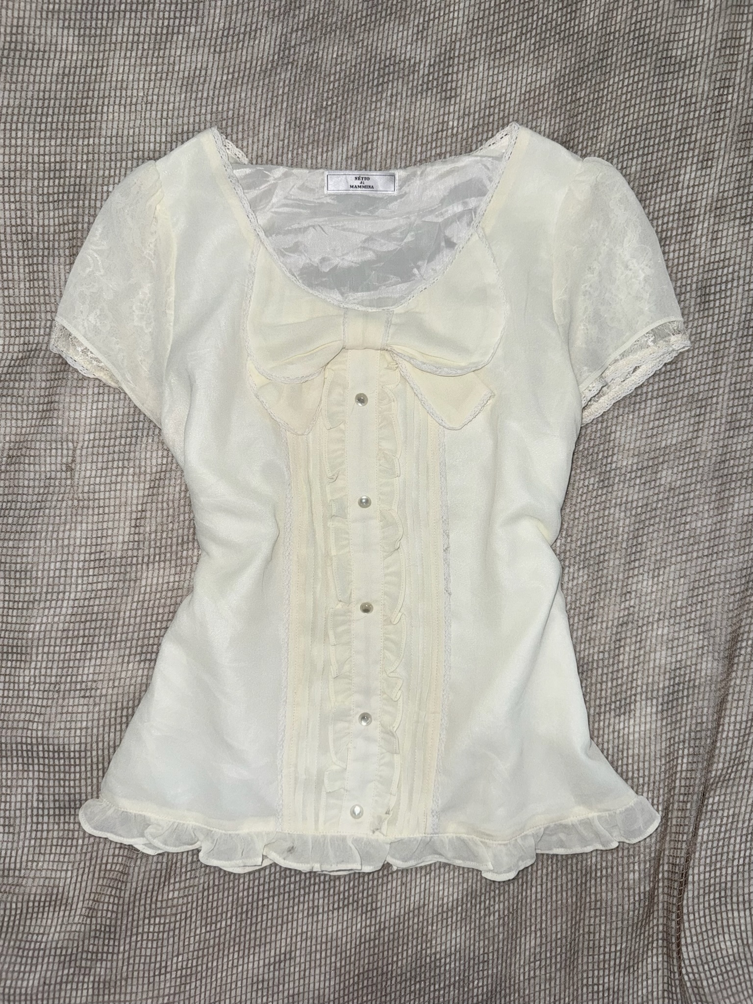 Tetto di Mammisa Cream Blouse with Oversized Bow