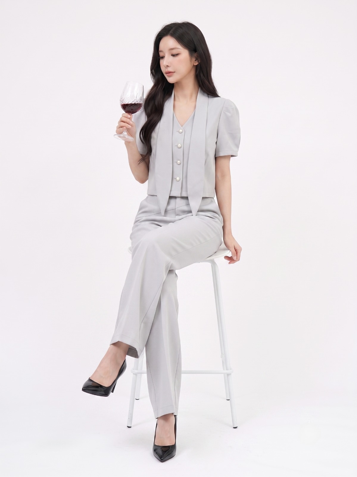 2151BB Avery Pearl Tie-Neck Crop Blouse