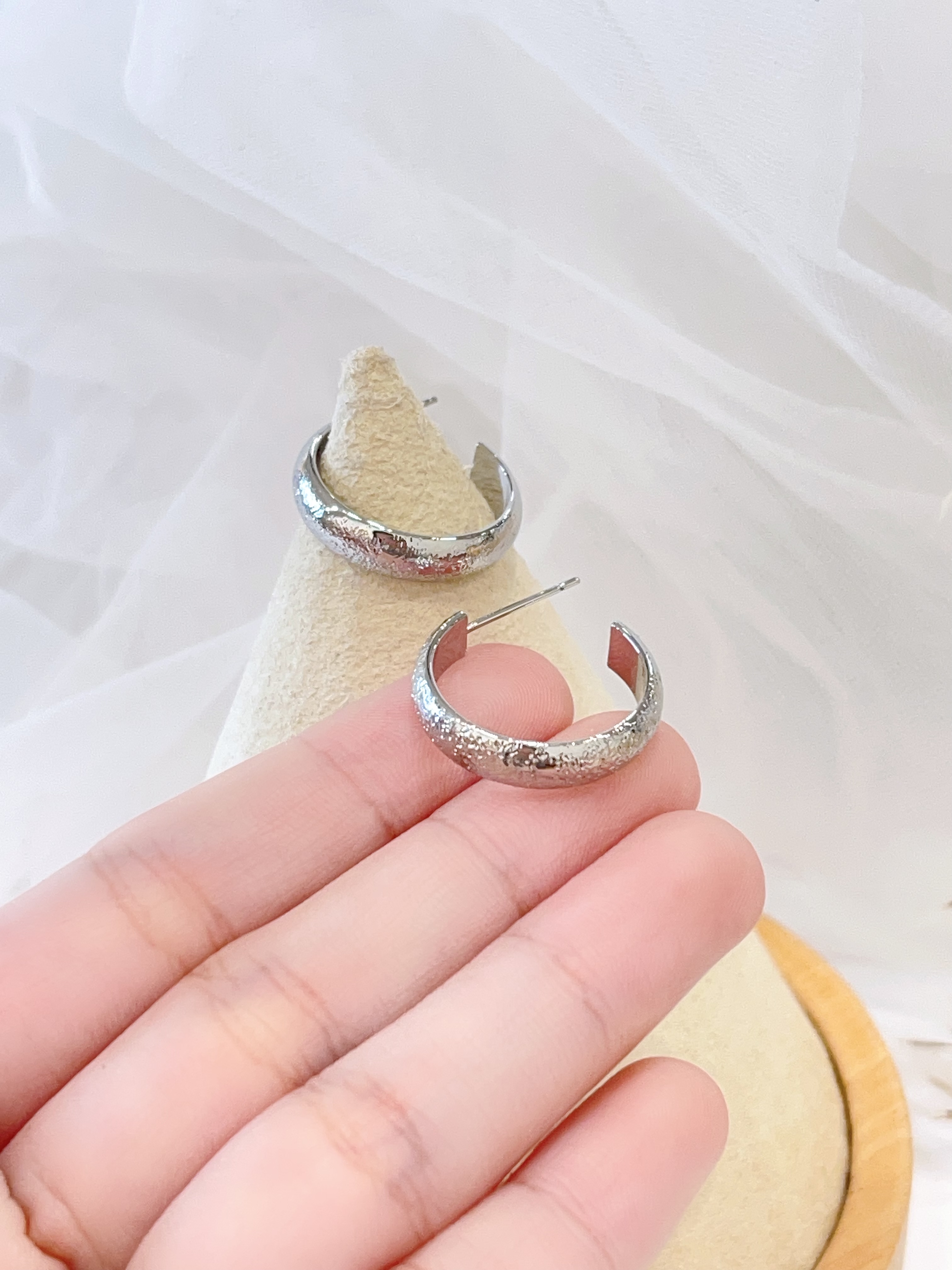 碎冰冰波光闪砂耳环