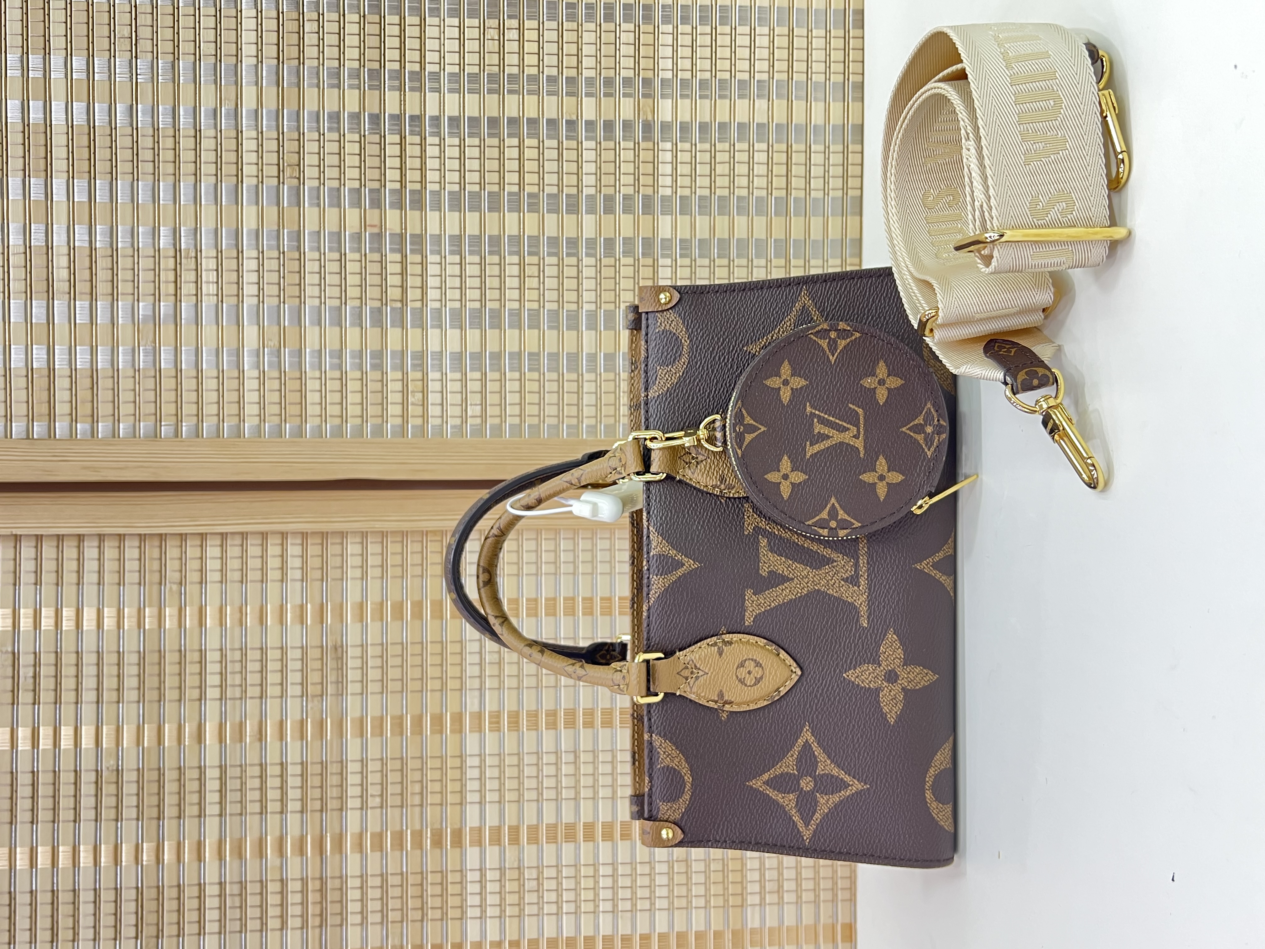 直播貨品 |  [1個-$100 2個-$300］GG52