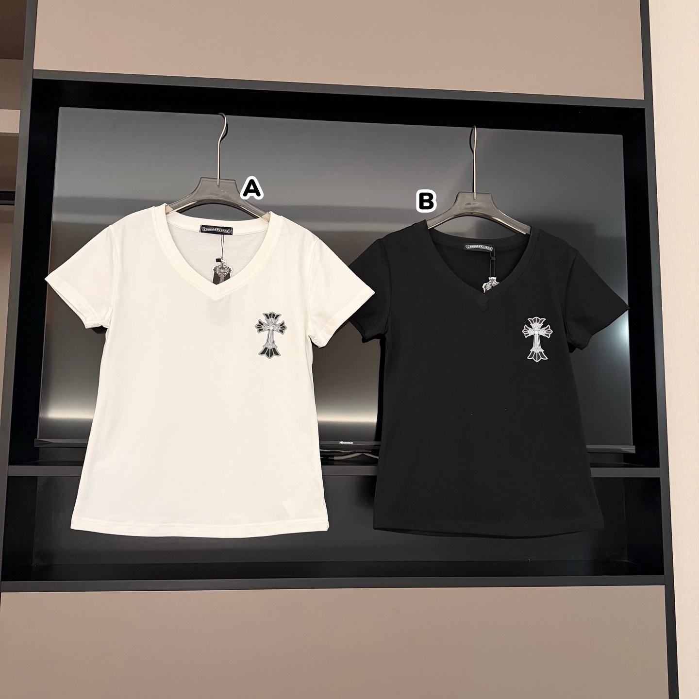 Chrome Hearts V 領十字架印花短袖Tee 