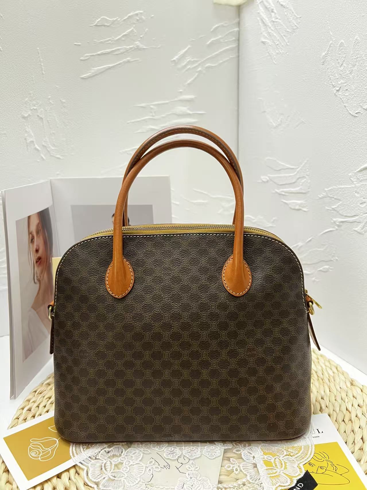 Celine Vintage Macadam Canvas Bolide Bag（揹帶款）