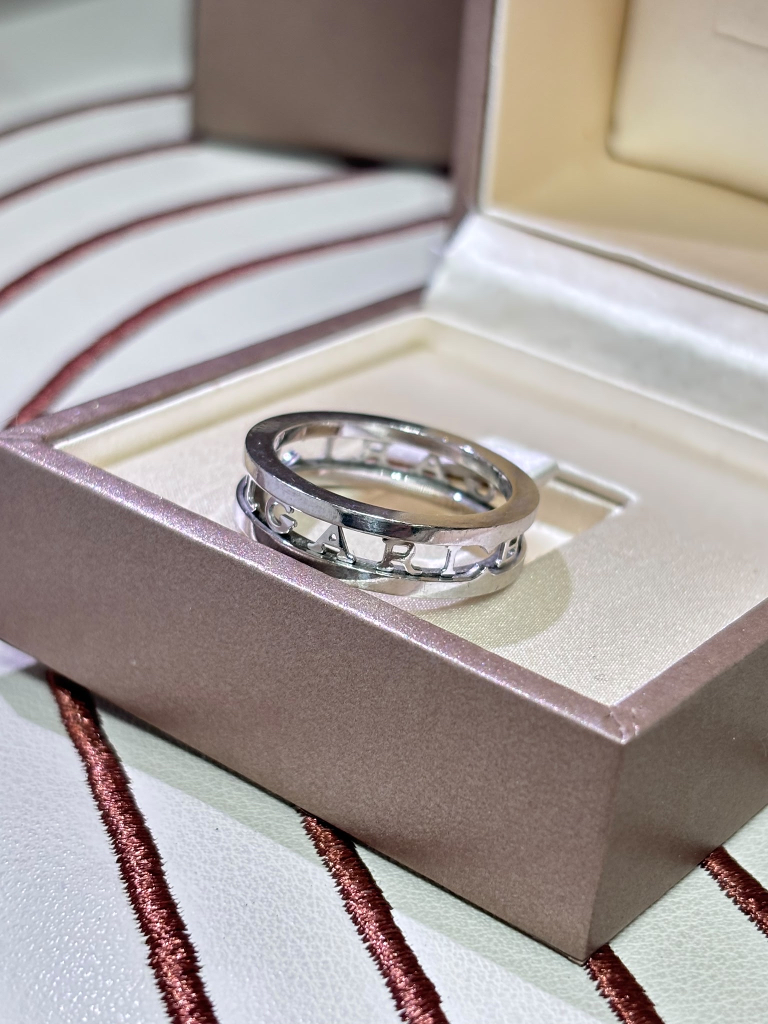 Bvlgari B Zero Ring 750 18K Size: 58 100%Authentic,93%New ✅證書✅Box