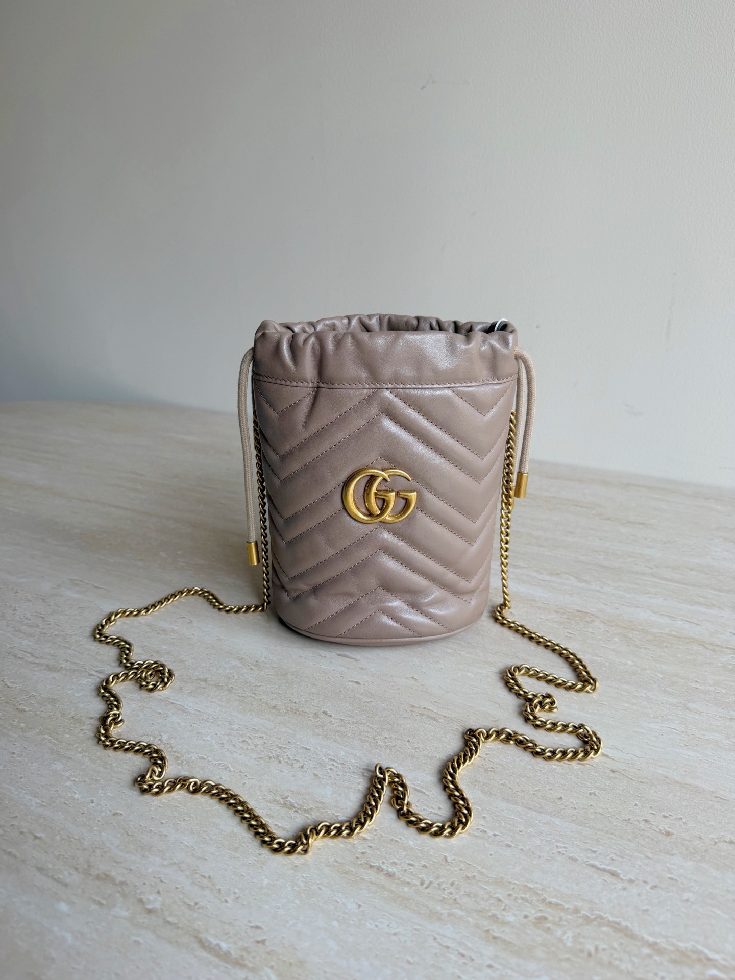 【預訂貨品】Gucci GG Marmont奶茶色小水桶包