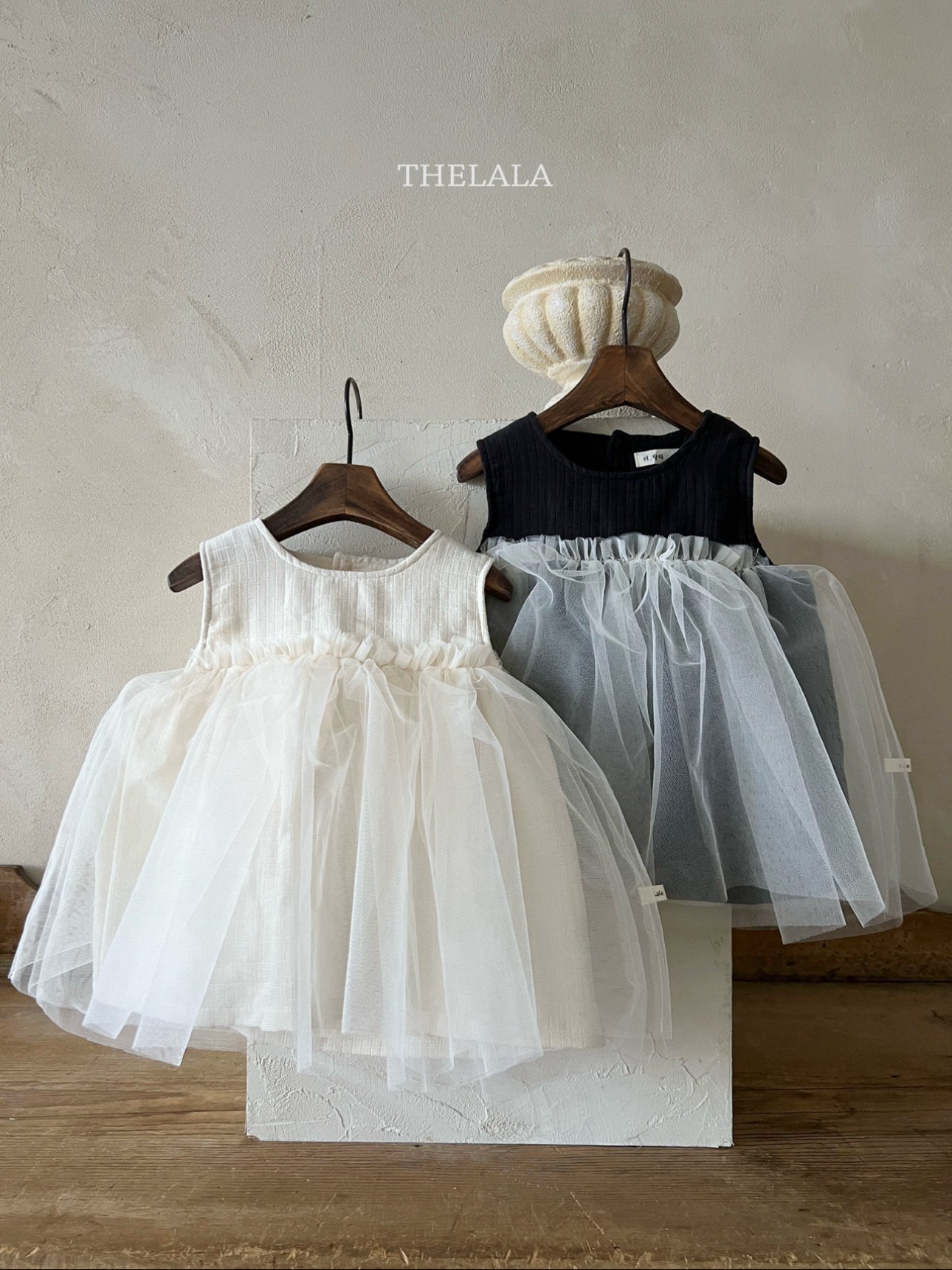 🌸預訂 韓國直送🌸🇰🇷THELALA兩色優雅薄紗背心連身裙