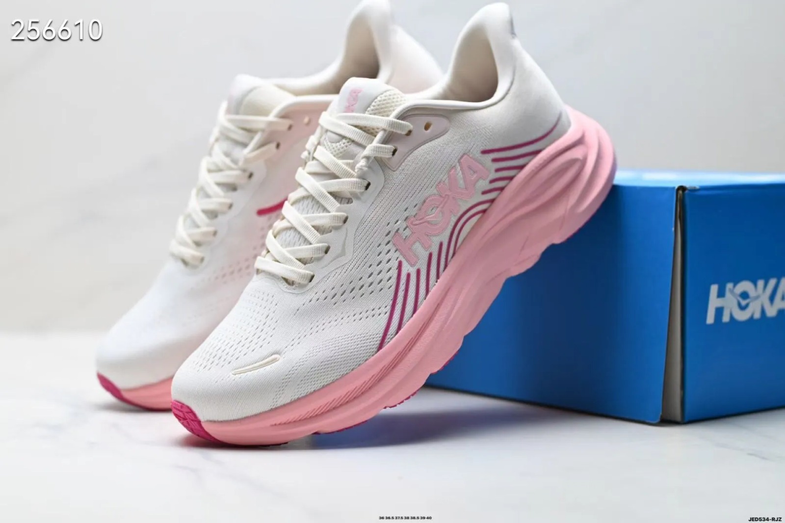 HOKA Clifton 11輕量跑鞋