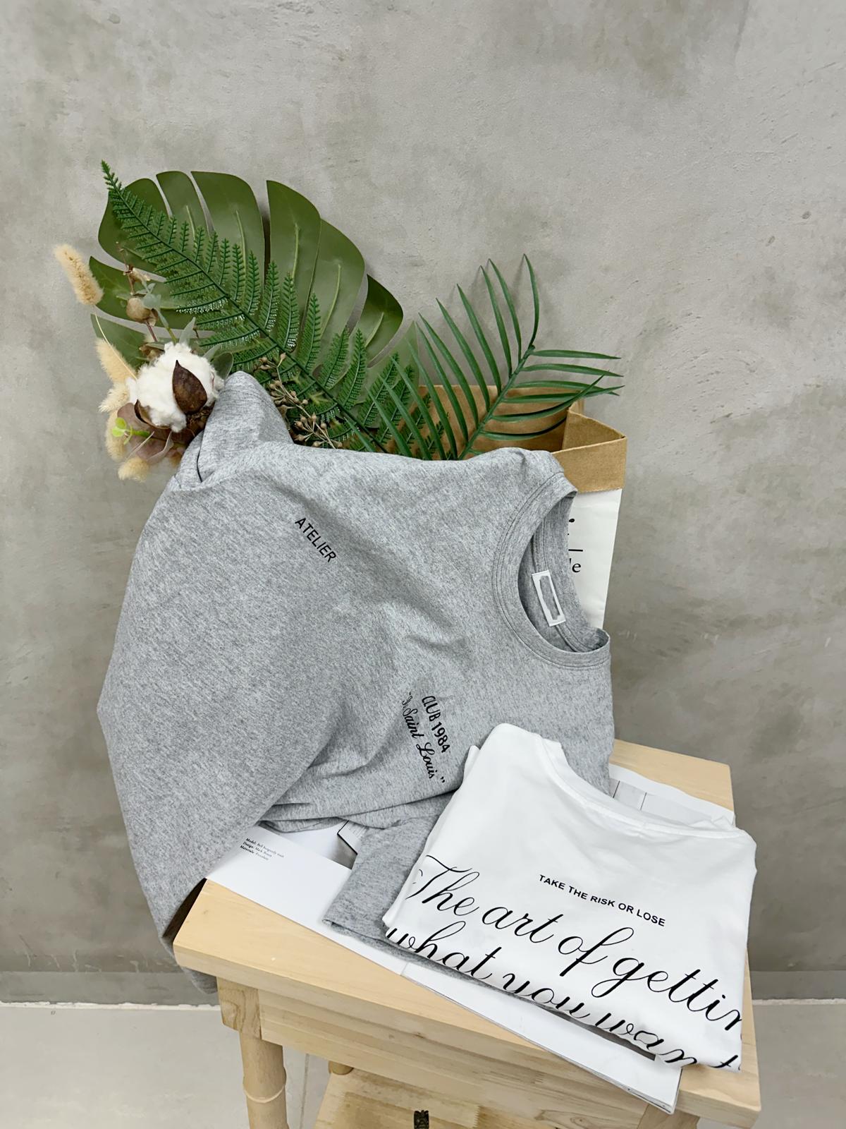 Q06 前後英文字Tee