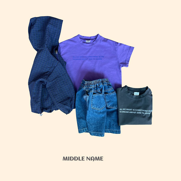 🇰🇷middle name tee