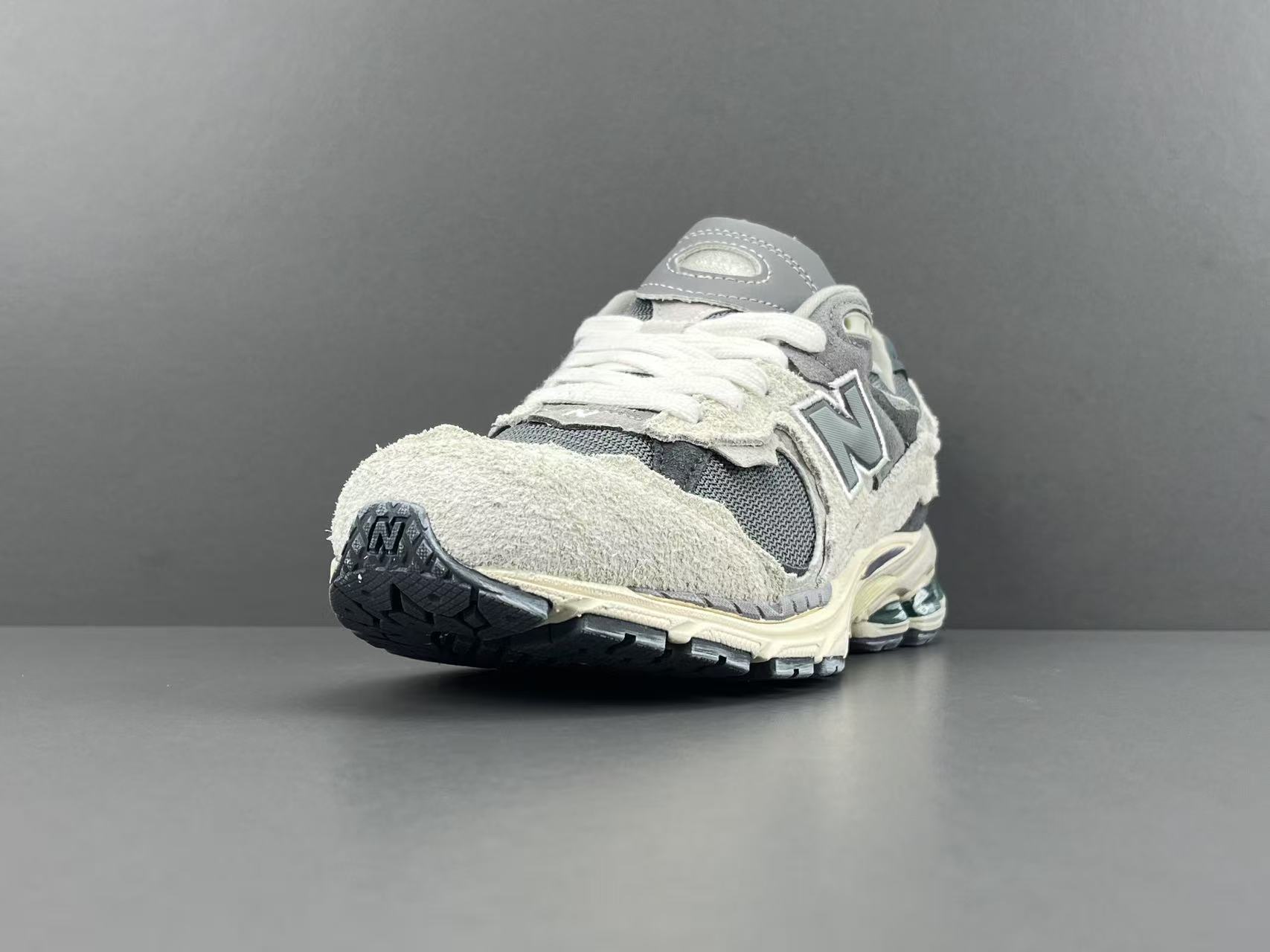 New Balance 2002R ML2002RDA