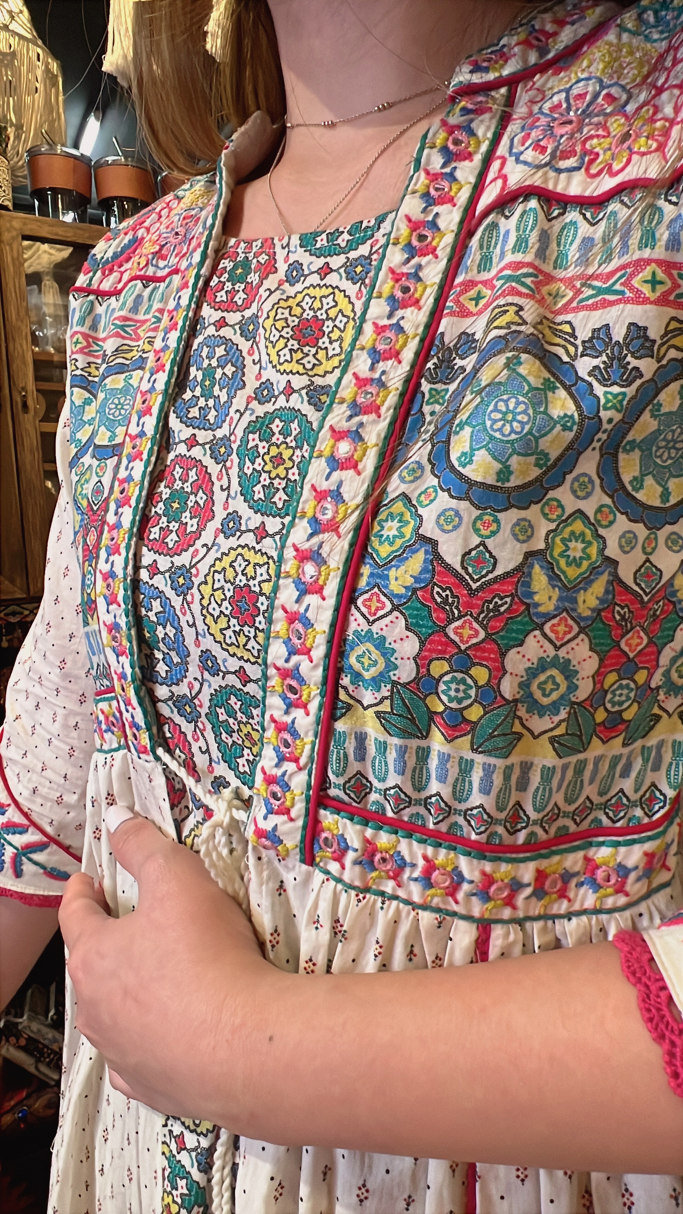 Milky White Mandala Fake 2 pcs OP 51" #1033