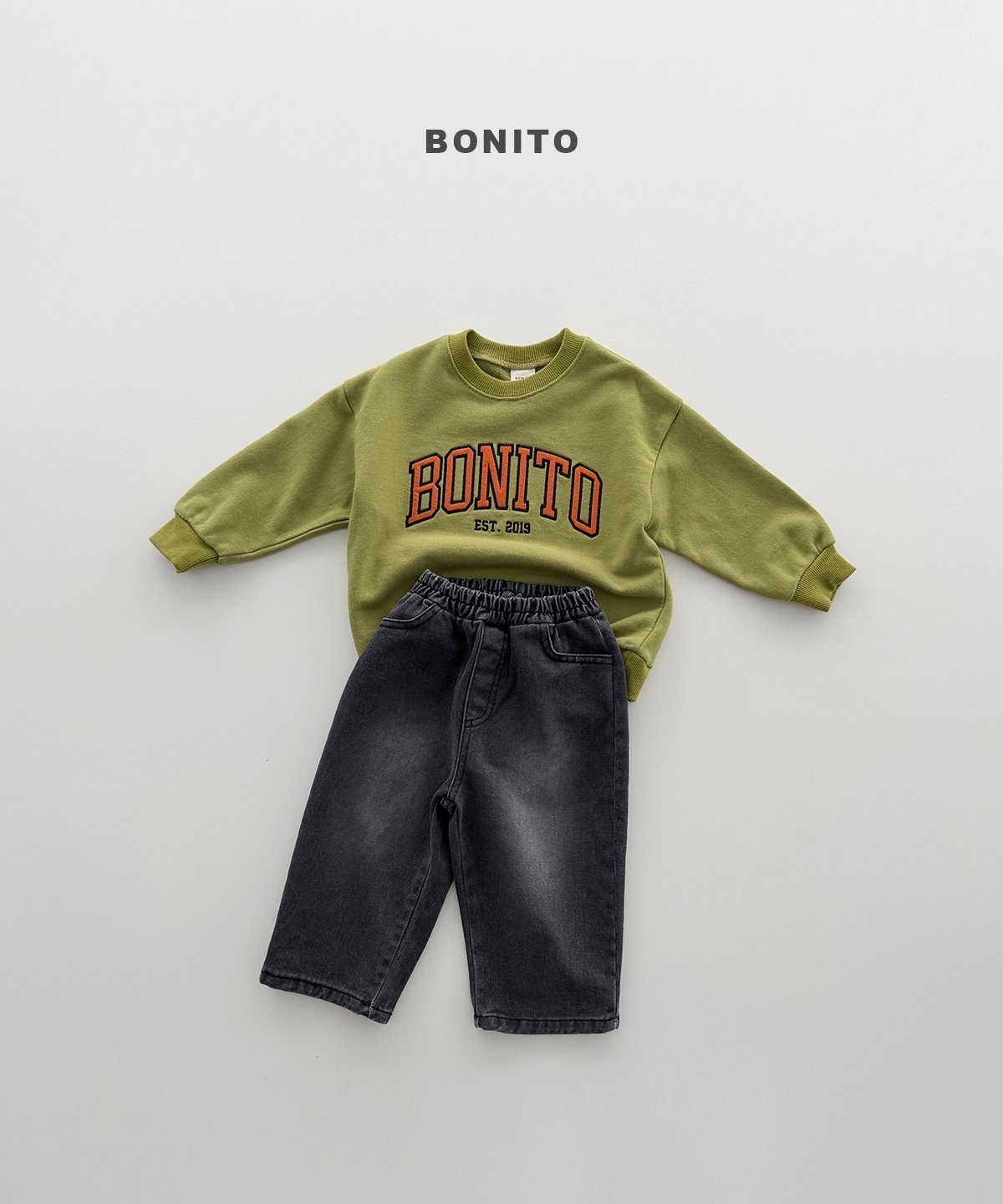 Bonito | Patch Embroidery Sweatshirt