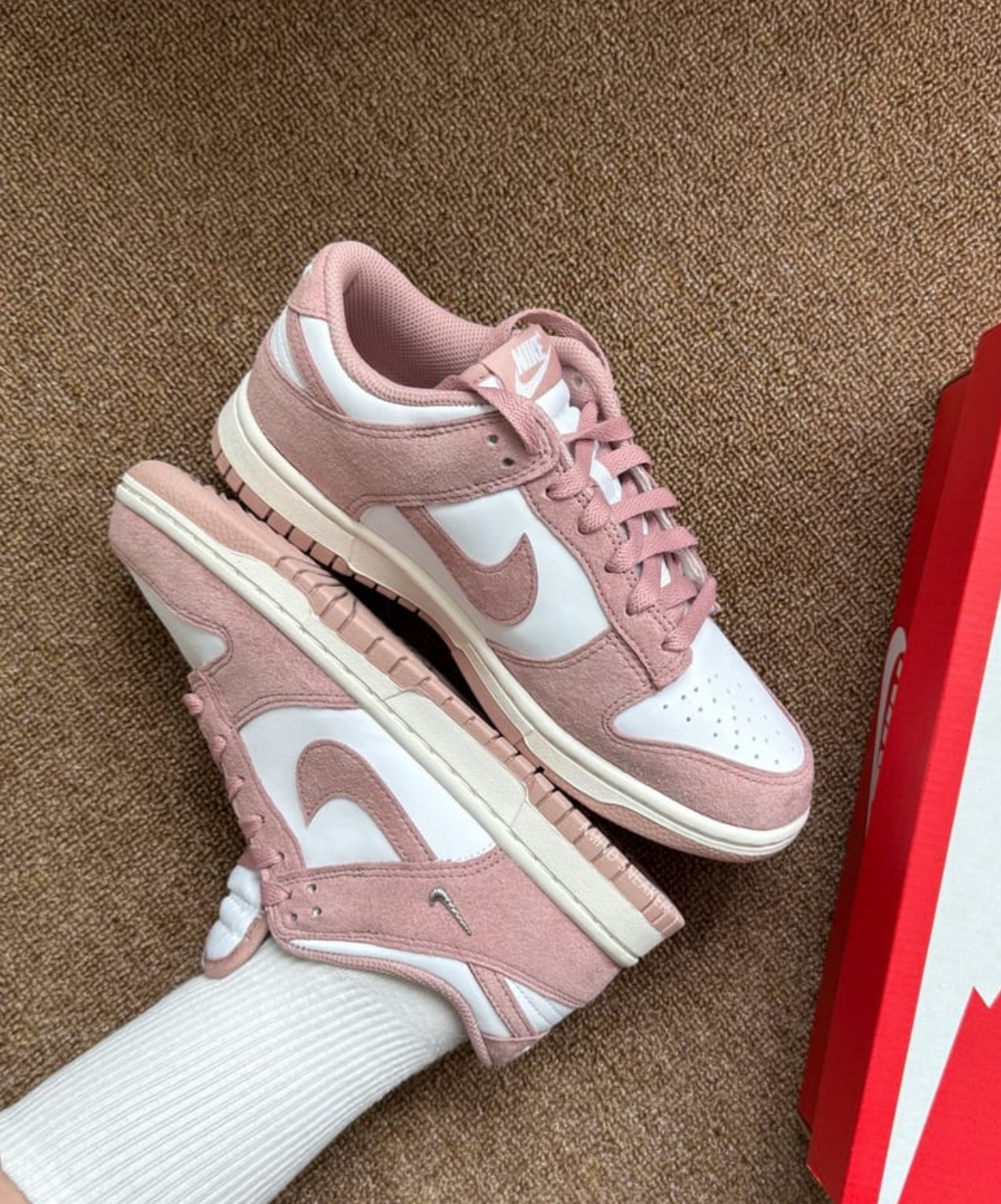 IB4417-102 Nike Dunk Low Rose Whisper Gold Mini Swoosh IB4417-102