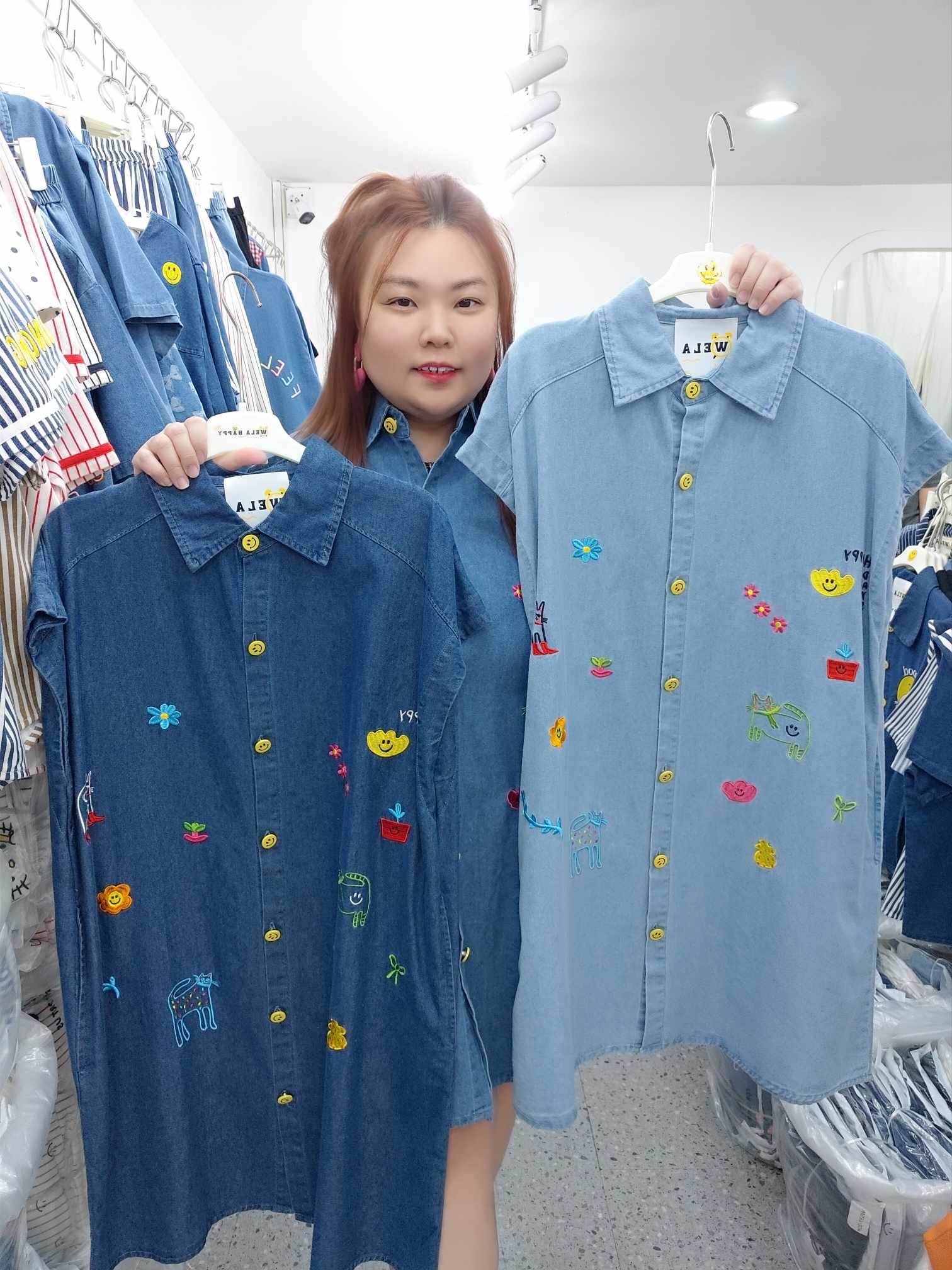 ENE10 常态图案刺绣牛仔连身裙