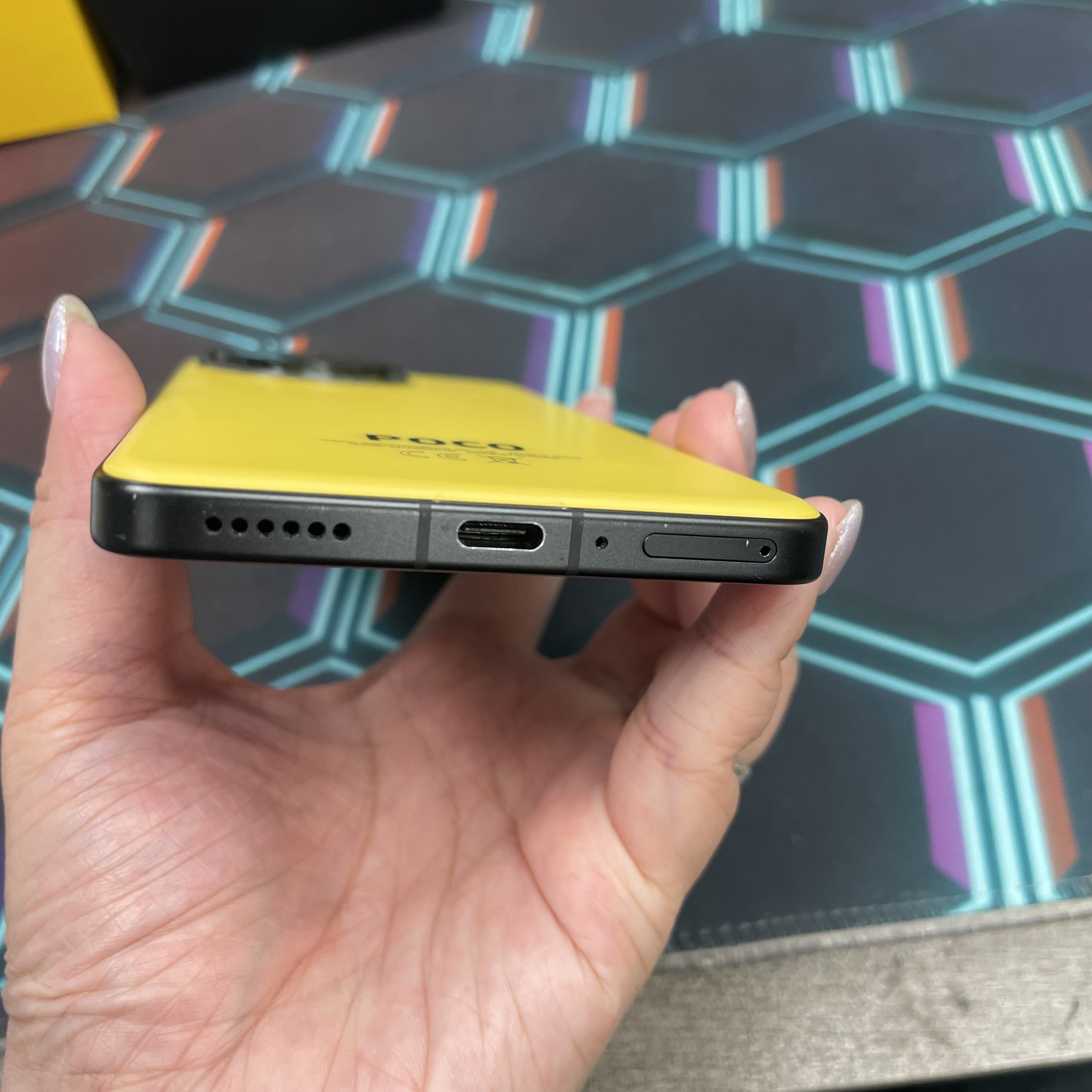 *6864 POCO F7 Ultra 勁靚機 16+512GB 黃色 yellow