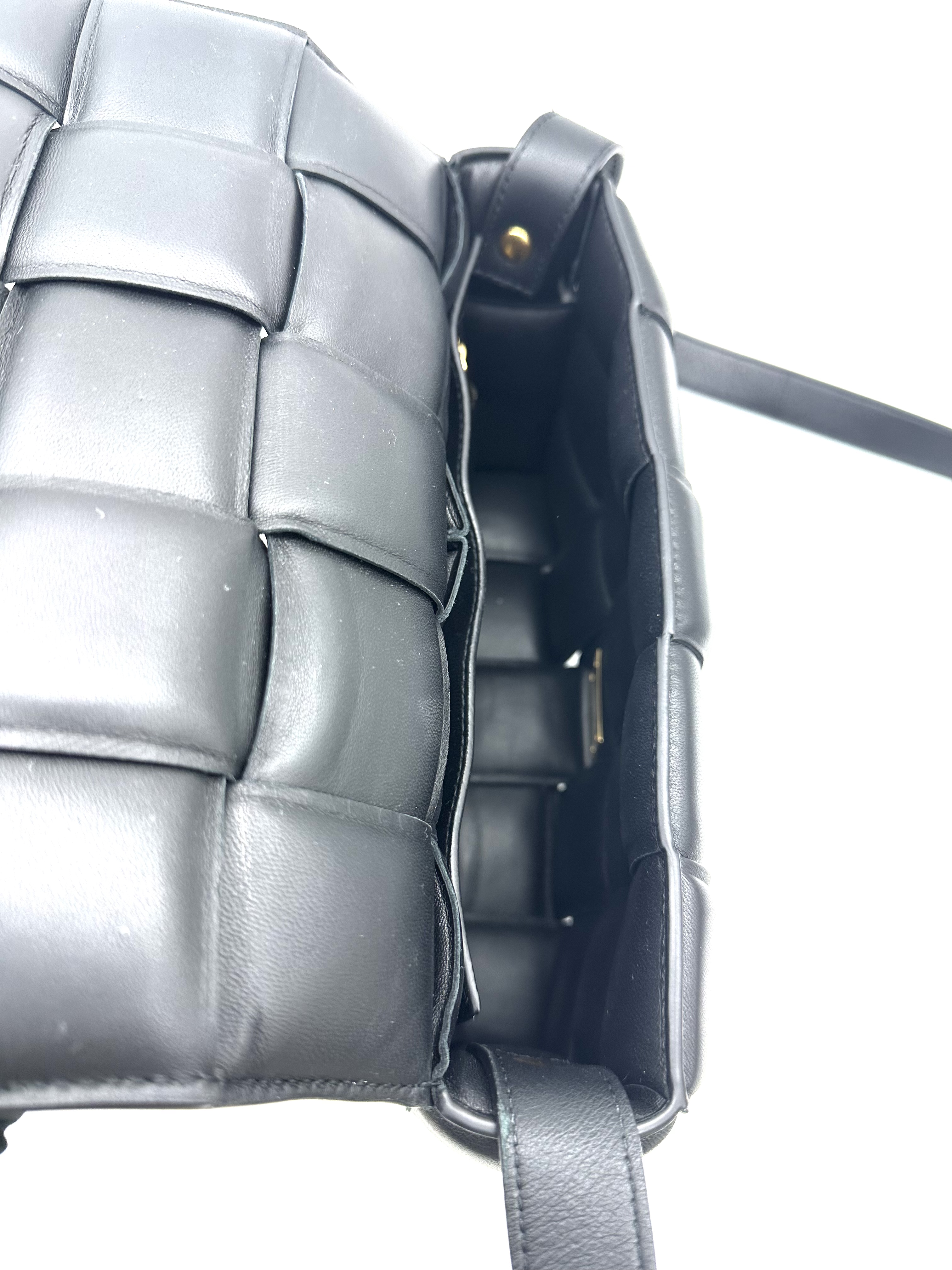 Pre-owned Bottega Veneta Padded Cassette bag/ Product Code: 26031810