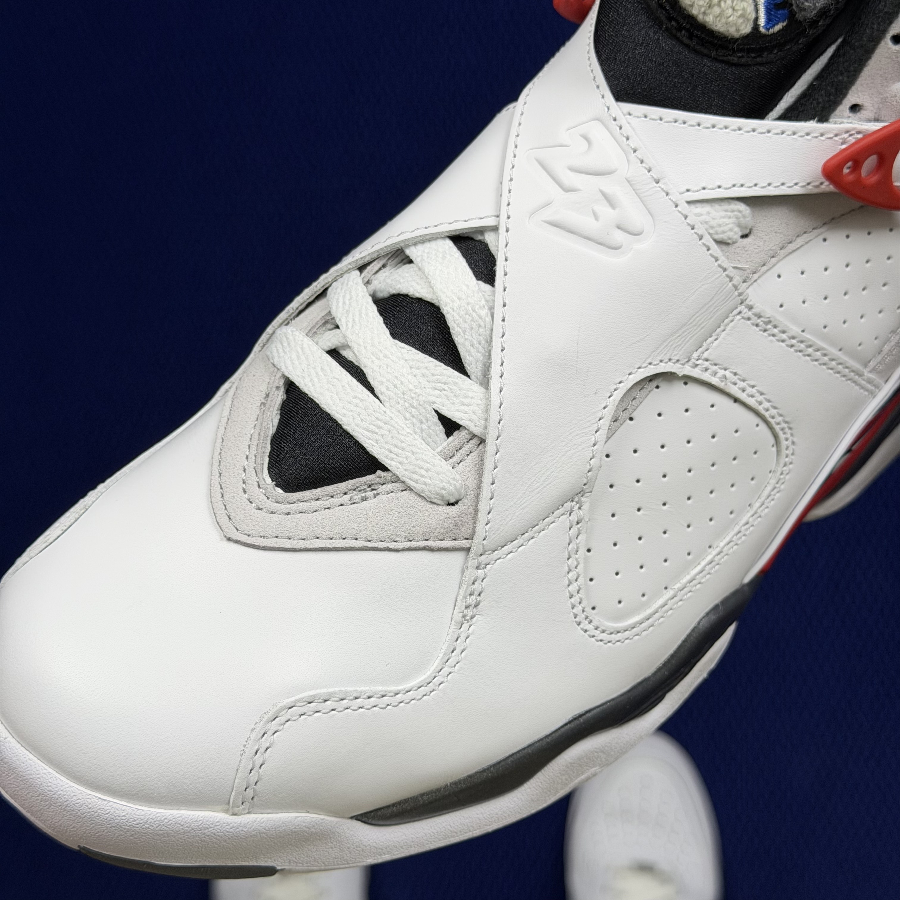 Air Jordan 8 "Bugs Bunny"305381-100