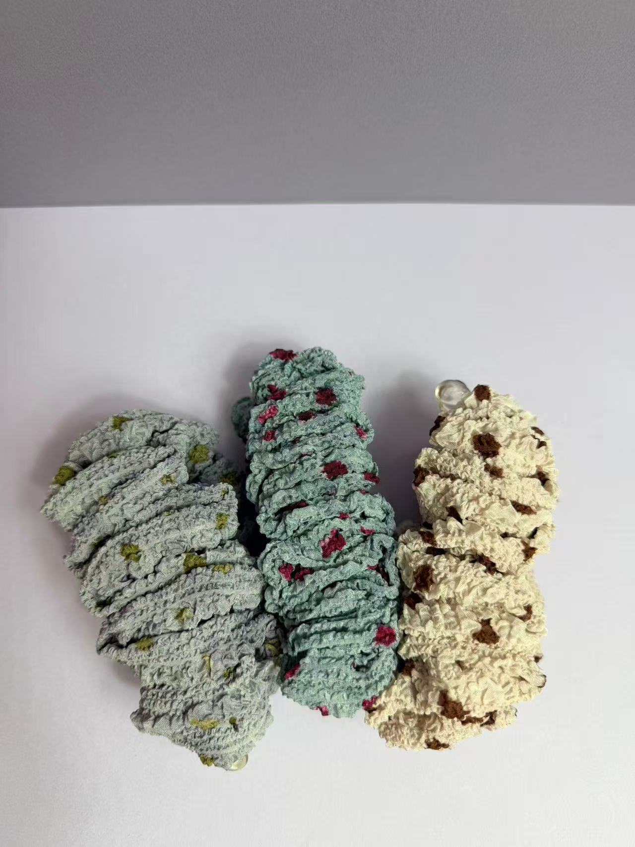 波點皺紋布料香蕉夾