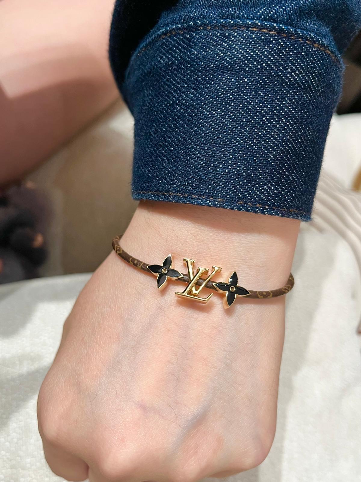 LV Bracelet  100%Authentic, 98%New ✅Dust bag