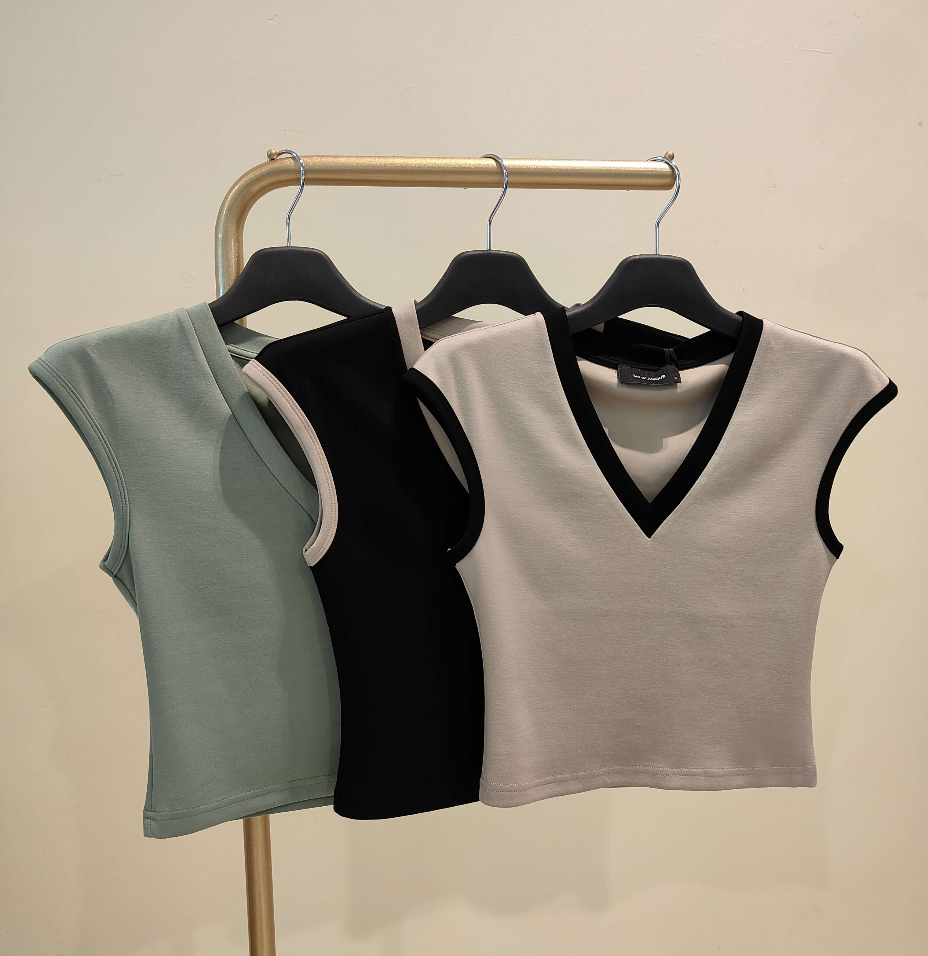 V领出袖上衣 2702