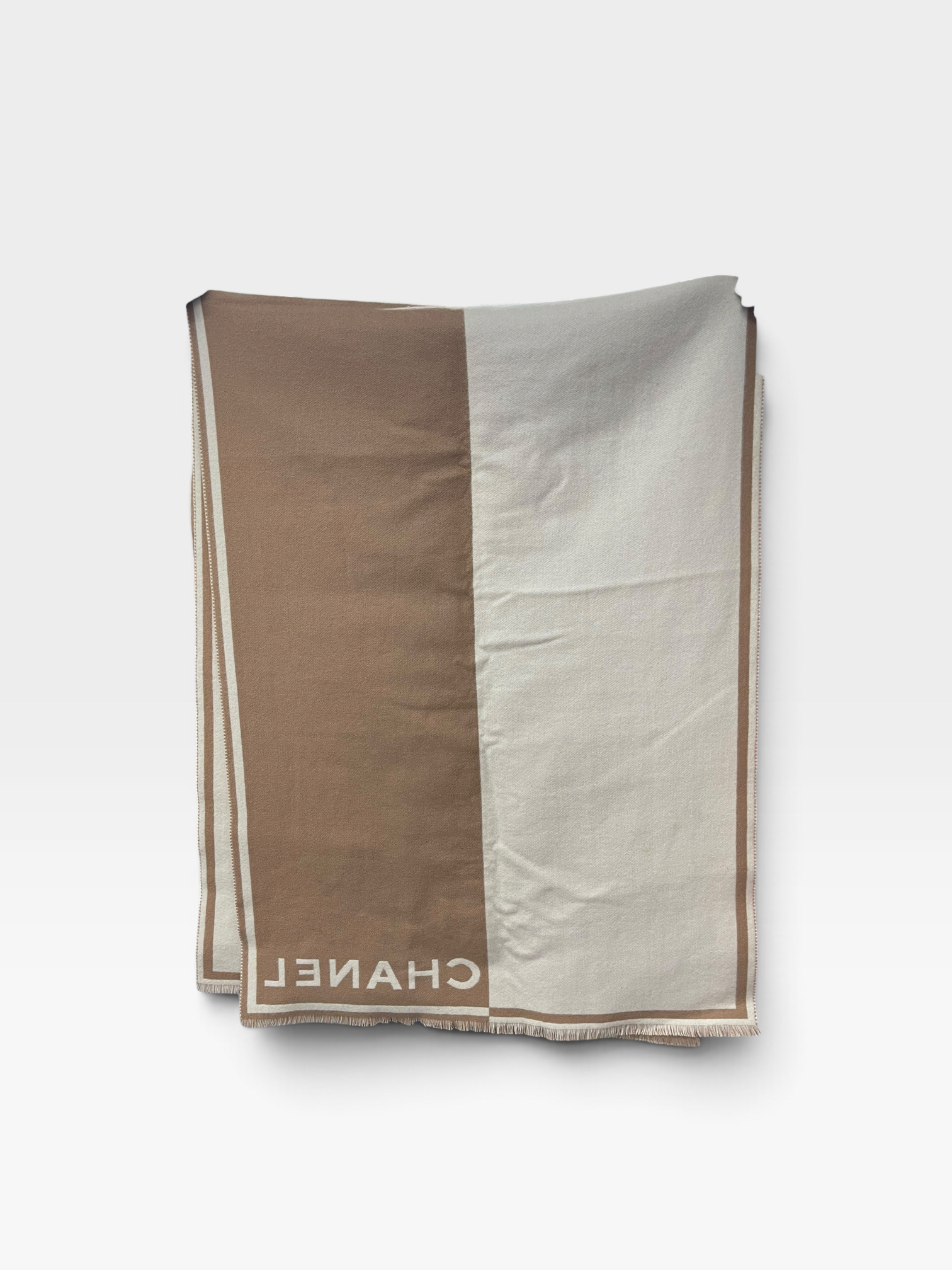 Pre-Owned CHANEL Cashmere CC Fringe Stole Beige White / Product Code: 090201