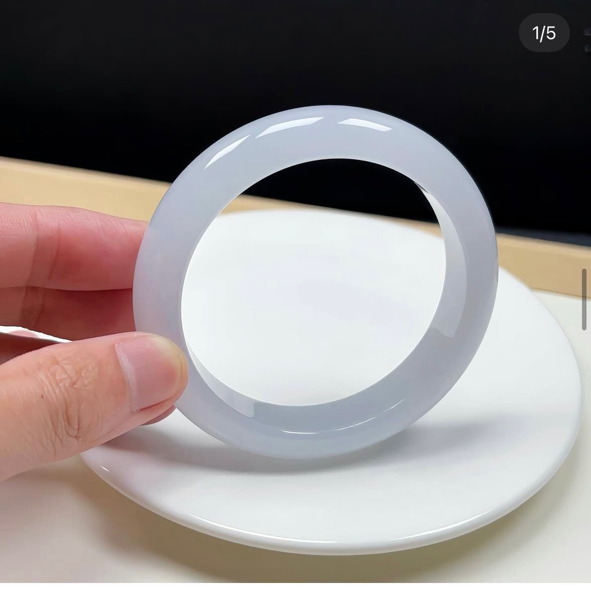 56mm 冰白翡翠手鐲(附送香港鑑定證書）