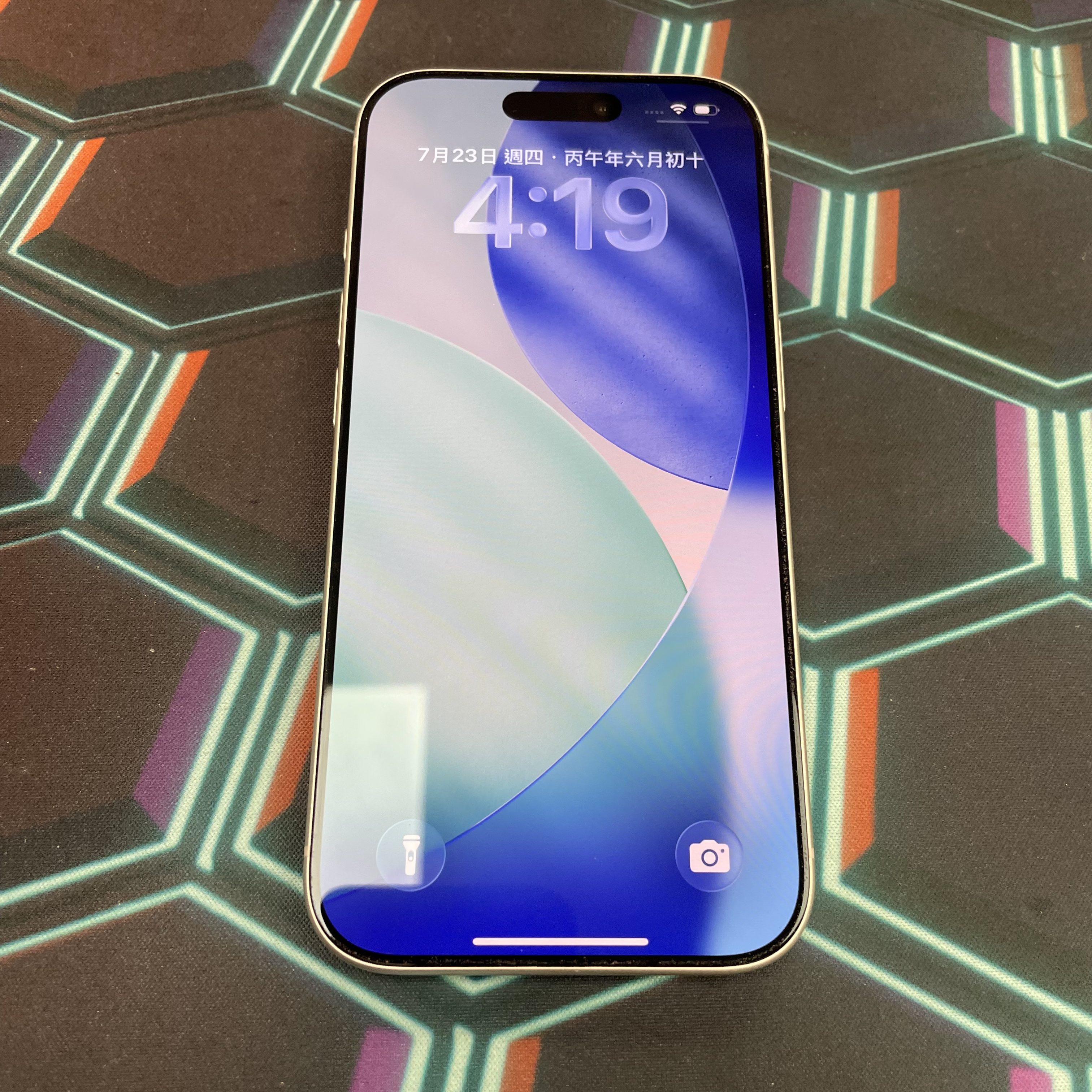 *7122 17 Pro 完美機 256GB 電100 銀色 sliver