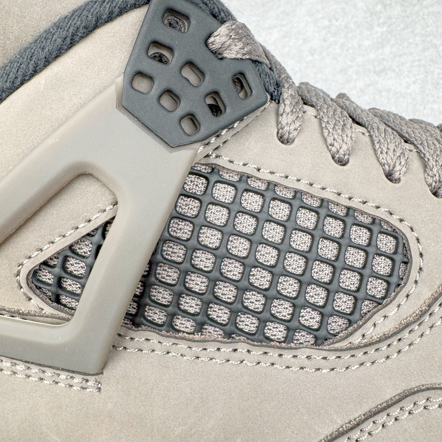 Air Jordan 4 Retro 'Cave Stone' FV5029-200