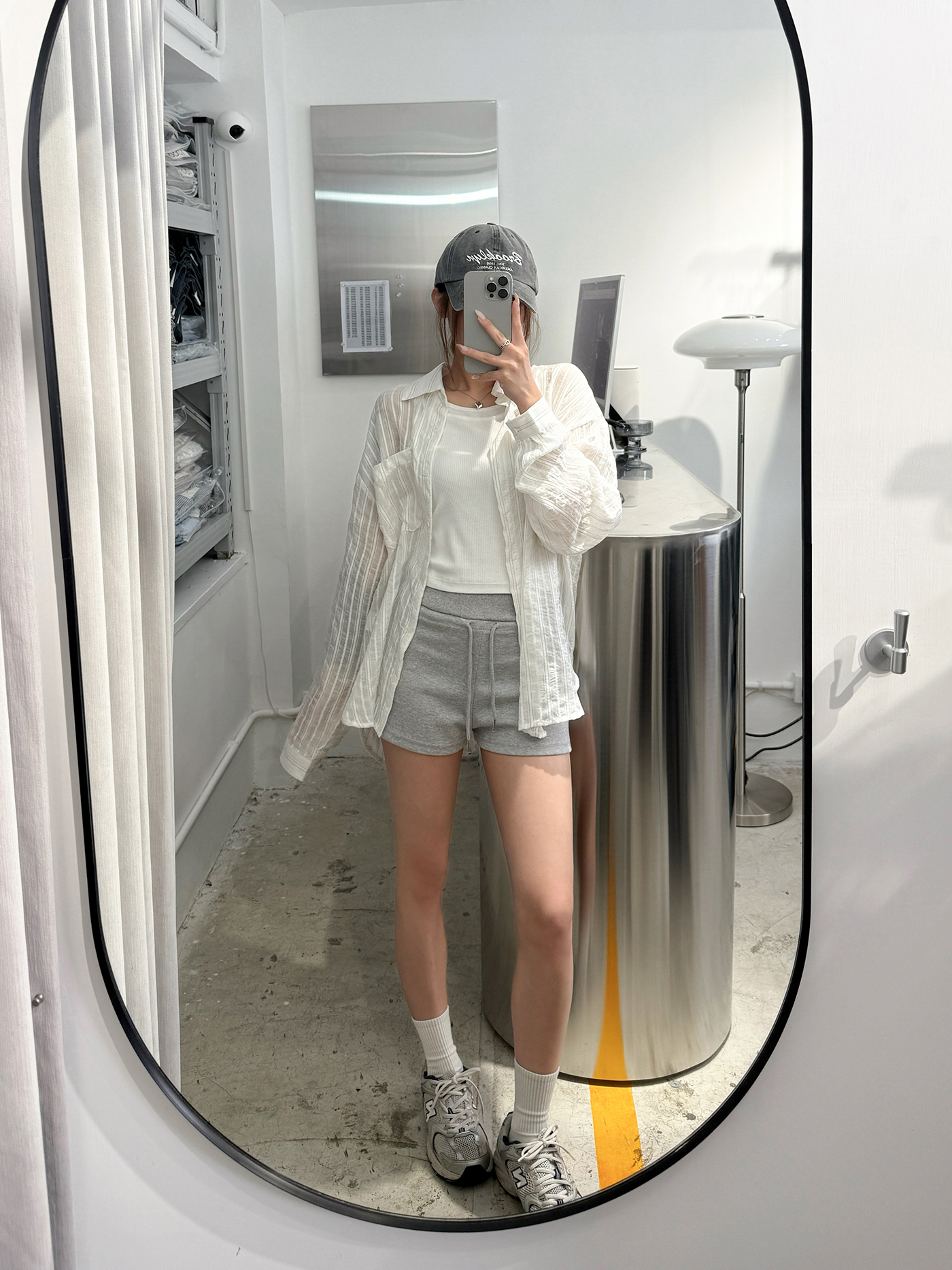 𝐂𝐚𝐬𝐮𝐚𝐥 𝐫𝐢𝐛𝐛𝐞𝐝 𝐬𝐰𝐞𝐚𝐭 𝐬𝐡𝐨𝐫𝐭𝐬