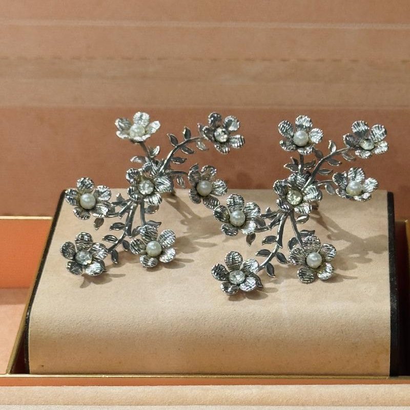 America Coro Stamped Sliver Floral Clip Earrings (C021)