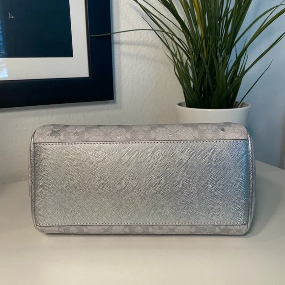 香港現貨-kate Spade Flower Star Toss Small Dolly Duffle Crossbody