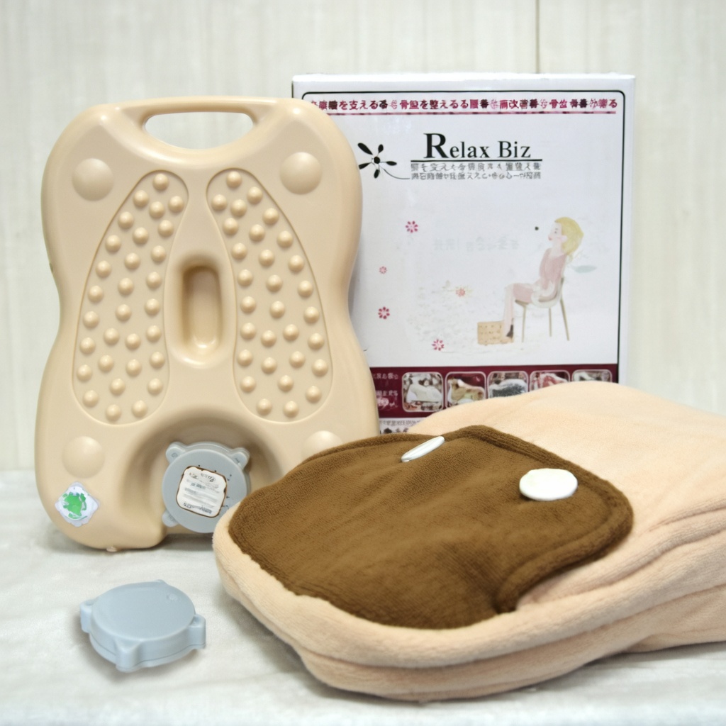 🔥🔥【日本製《RELAX BIZ》功能足部拉筋按摩湯婆子 (附專用布套)】