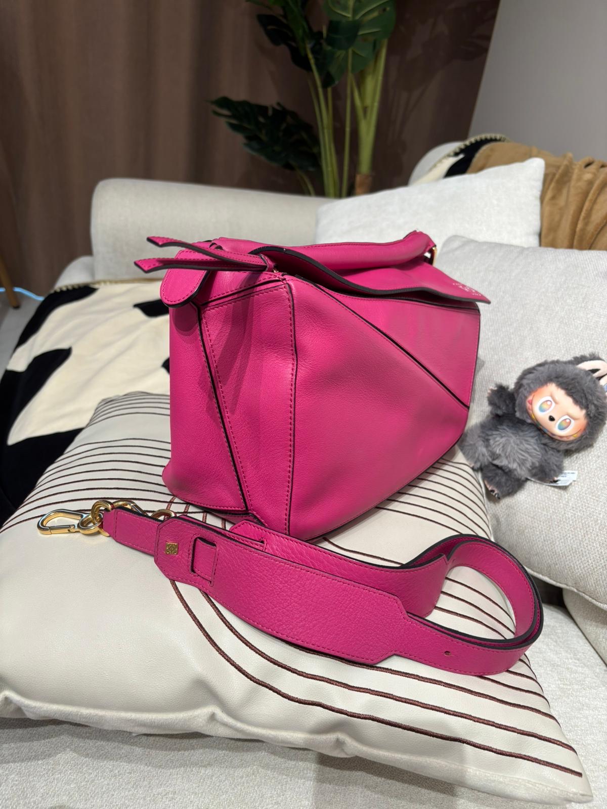 Loewe puzzle medium calfskin 100%Authentic,90%new✅塵袋 
