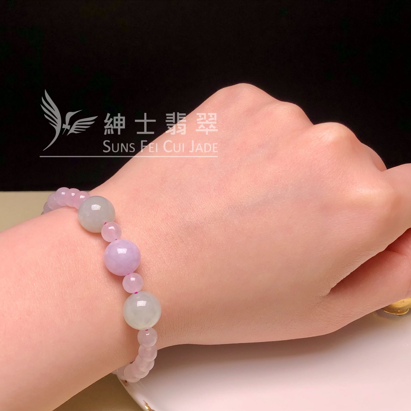 木那姐堆間會卡蘋果甜綠配冰白翡翠手串 CA00532