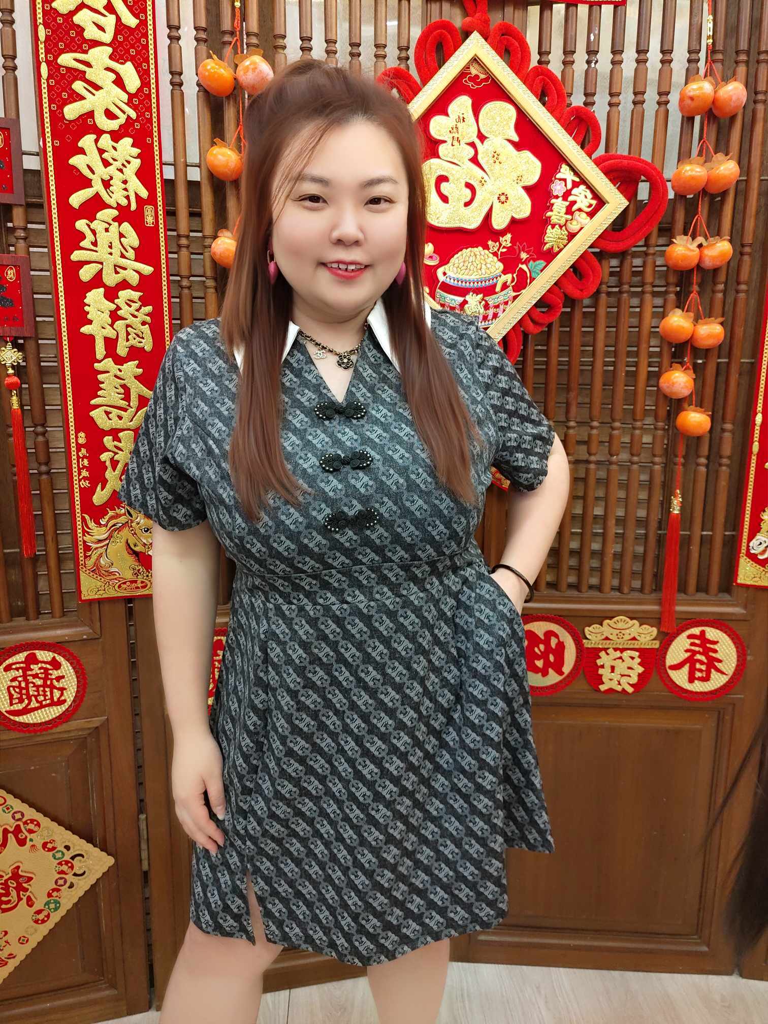 NJC02 TW#5686 牛仔盘扣小V领连衣裙