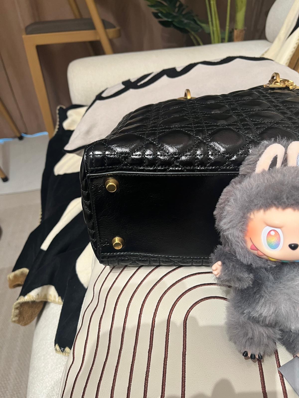 Dior lady dior large 黑色亮面牛皮 100%Authentic,，95%new ✅ certificate ✅盒